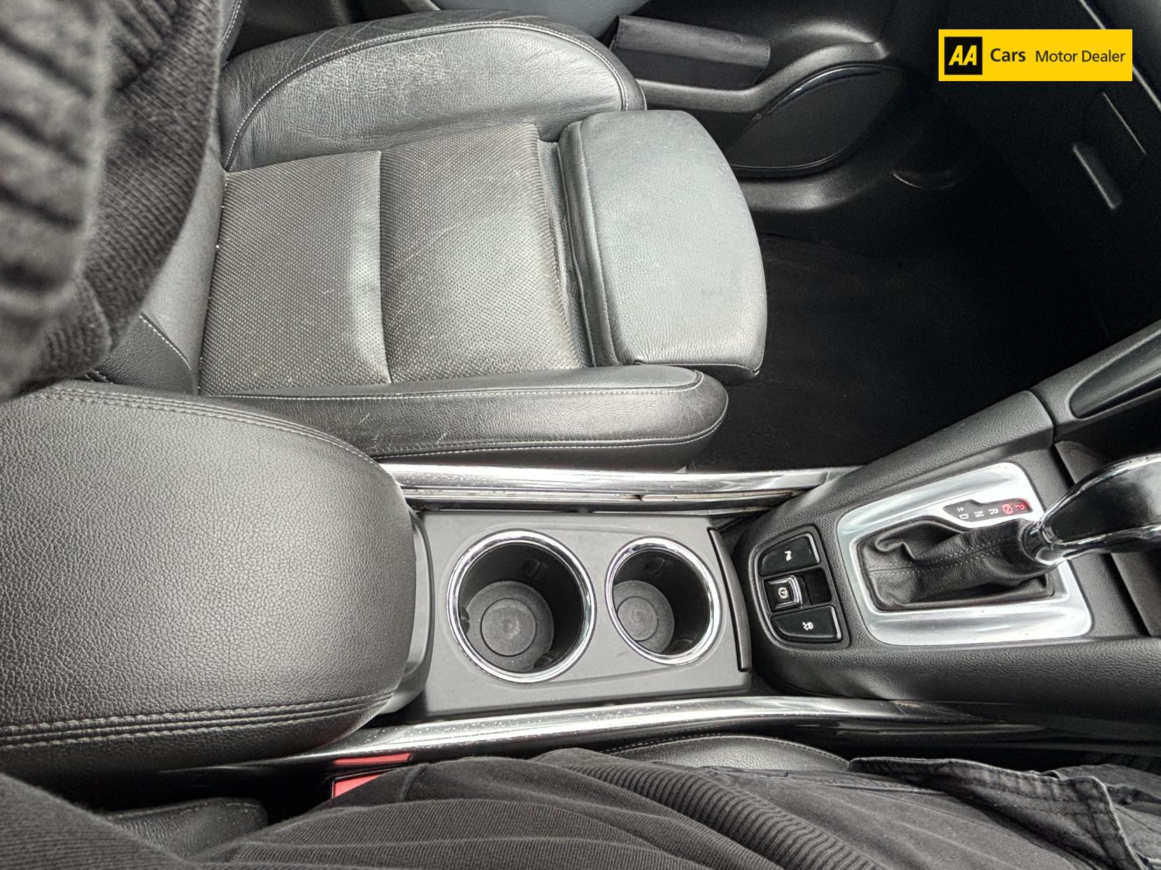 Vauxhall Zafira Tourer 2.0 CDTi Elite MPV 5dr Diesel Auto Euro 5 (165 ps)