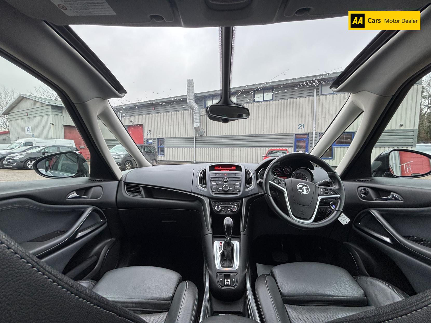 Vauxhall Zafira Tourer 2.0 CDTi Elite MPV 5dr Diesel Auto Euro 5 (165 ps)