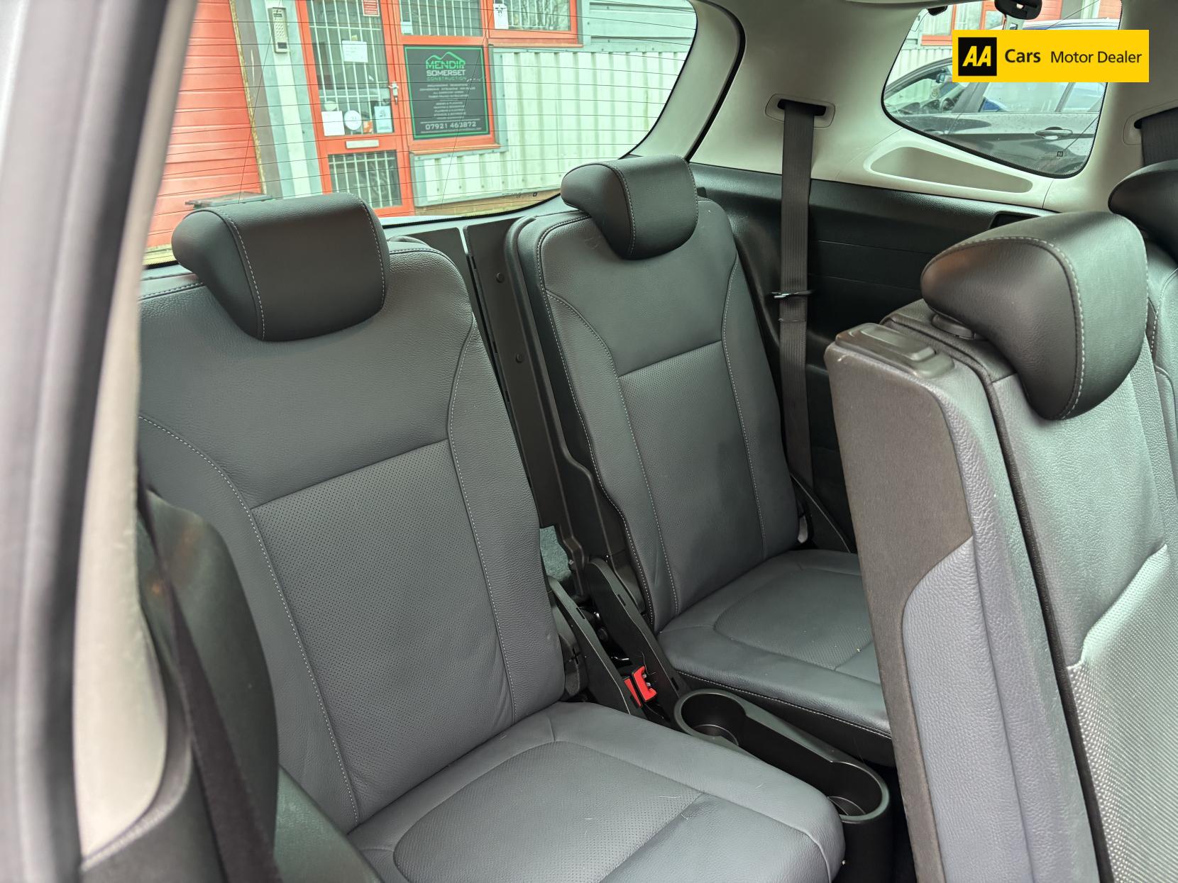 Vauxhall Zafira Tourer 2.0 CDTi Elite MPV 5dr Diesel Auto Euro 5 (165 ps)