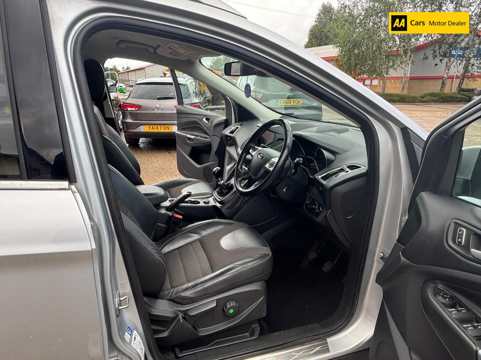 Ford Kuga 2.0 TDCi Titanium SUV 5dr Diesel Manual AWD Euro 6 (s/s) (180 ps)