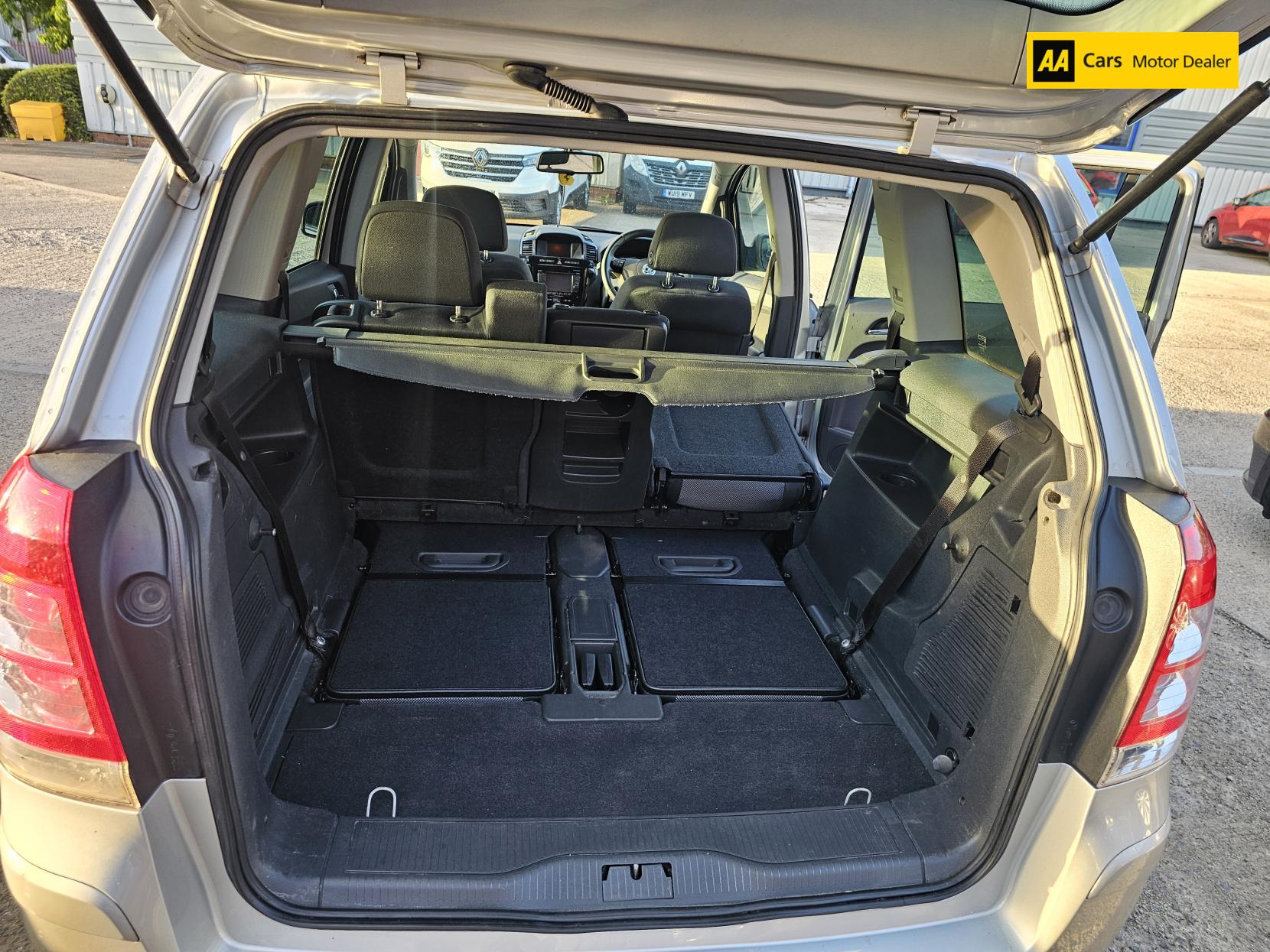 Vauxhall Zafira 1.7 CDTi ecoFLEX Design MPV 5dr Diesel Manual Euro 5 (SNav) (110 ps)