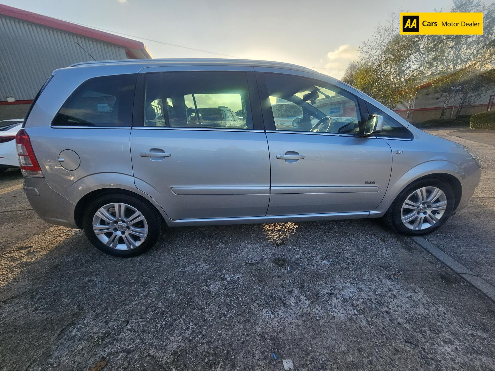 Vauxhall Zafira 1.7 CDTi ecoFLEX Design MPV 5dr Diesel Manual Euro 5 (SNav) (110 ps)
