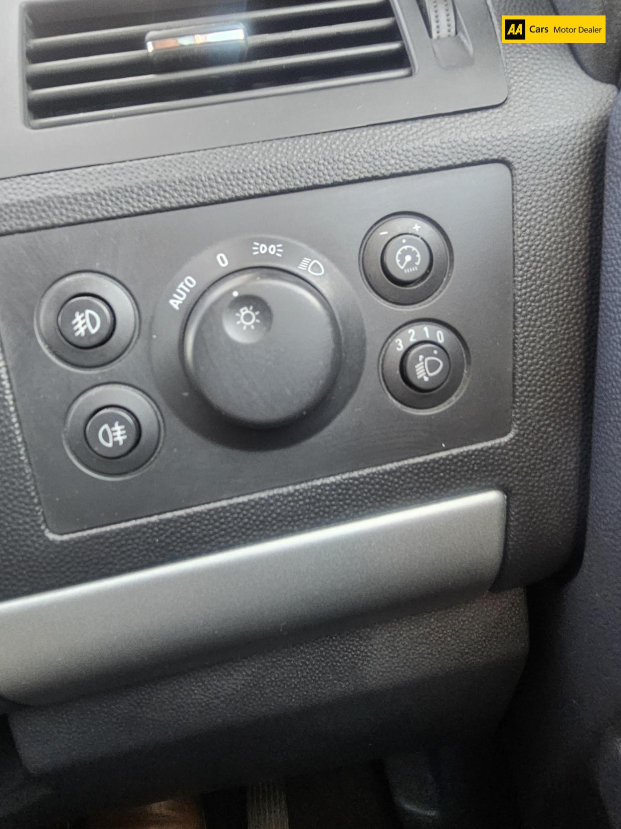 Vauxhall Zafira 1.7 CDTi ecoFLEX Design MPV 5dr Diesel Manual Euro 5 (SNav) (110 ps)