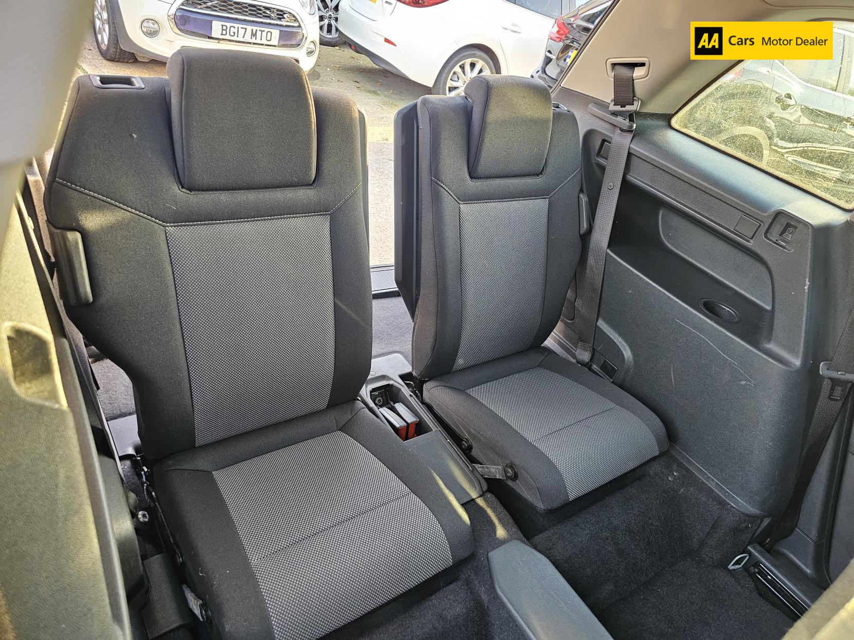 Vauxhall Zafira 1.7 CDTi ecoFLEX Design MPV 5dr Diesel Manual Euro 5 (SNav) (110 ps)