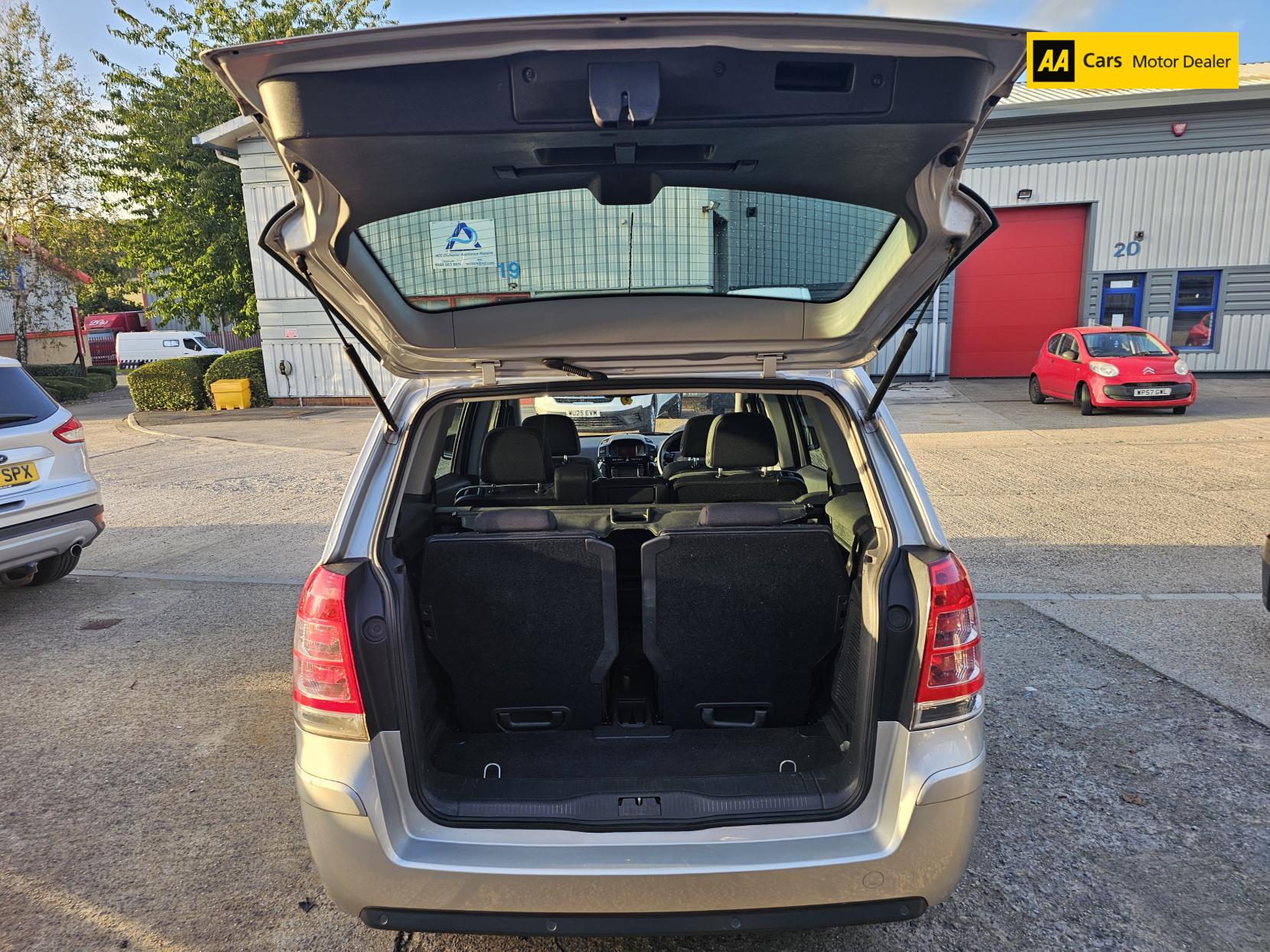 Vauxhall Zafira 1.7 CDTi ecoFLEX Design MPV 5dr Diesel Manual Euro 5 (SNav) (110 ps)