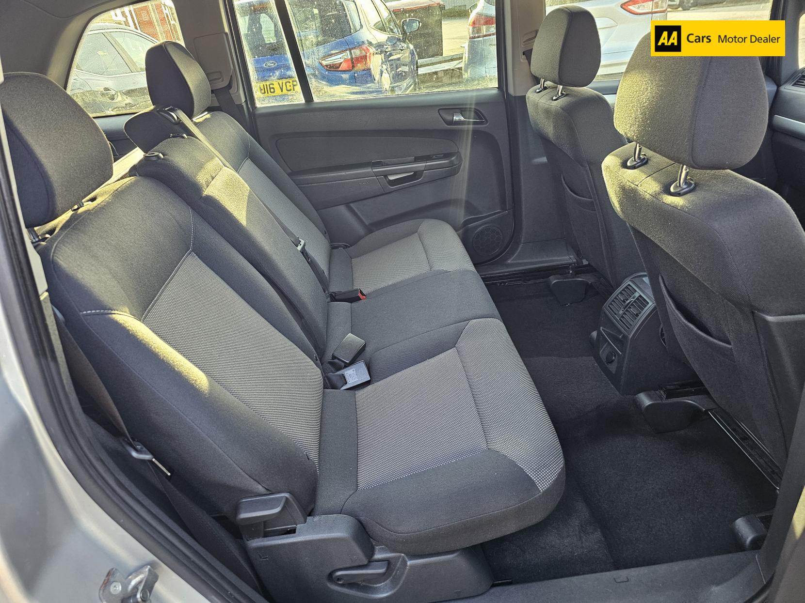 Vauxhall Zafira 1.7 CDTi ecoFLEX Design MPV 5dr Diesel Manual Euro 5 (SNav) (110 ps)