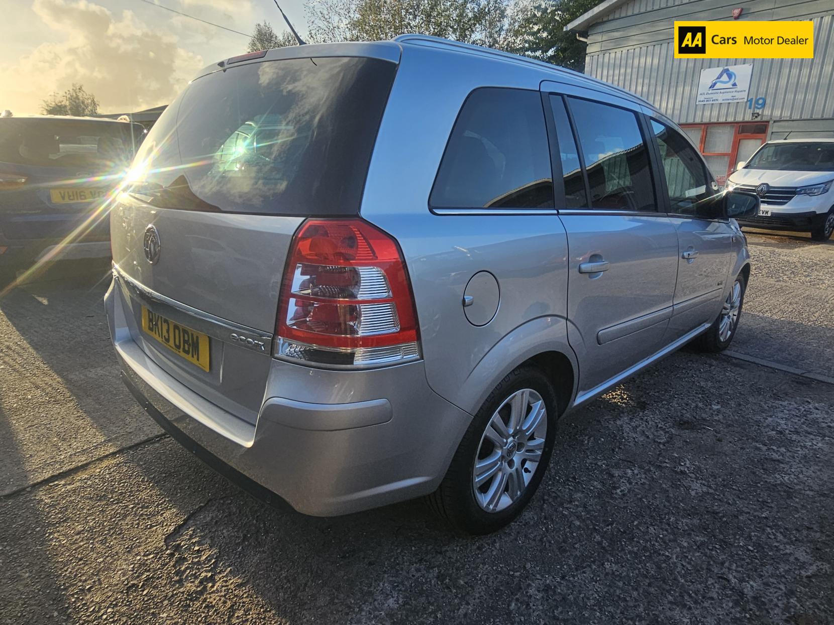 Vauxhall Zafira 1.7 CDTi ecoFLEX Design MPV 5dr Diesel Manual Euro 5 (SNav) (110 ps)