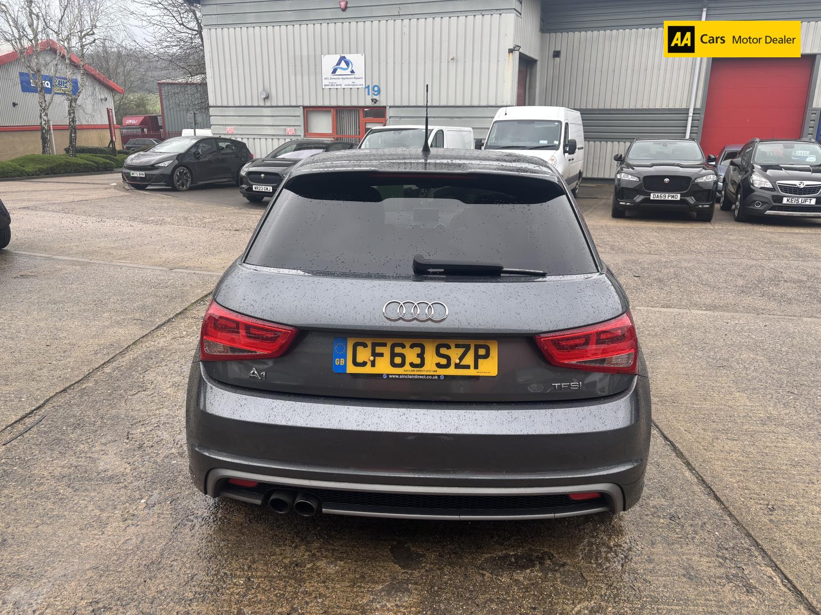 Audi A1 1.4 TFSI S line Sportback 5dr Petrol S Tronic Euro 5 (s/s) (122 ps)