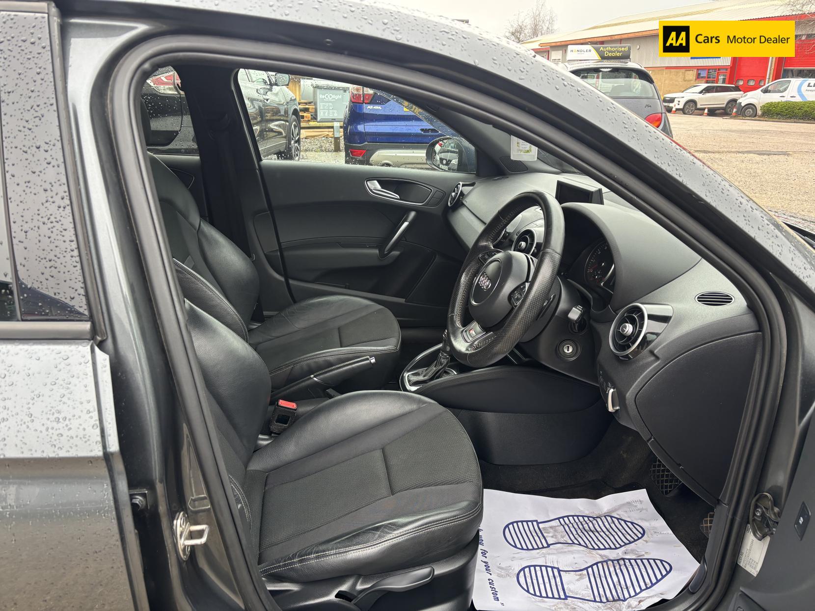 Audi A1 1.4 TFSI S line Sportback 5dr Petrol S Tronic Euro 5 (s/s) (122 ps)