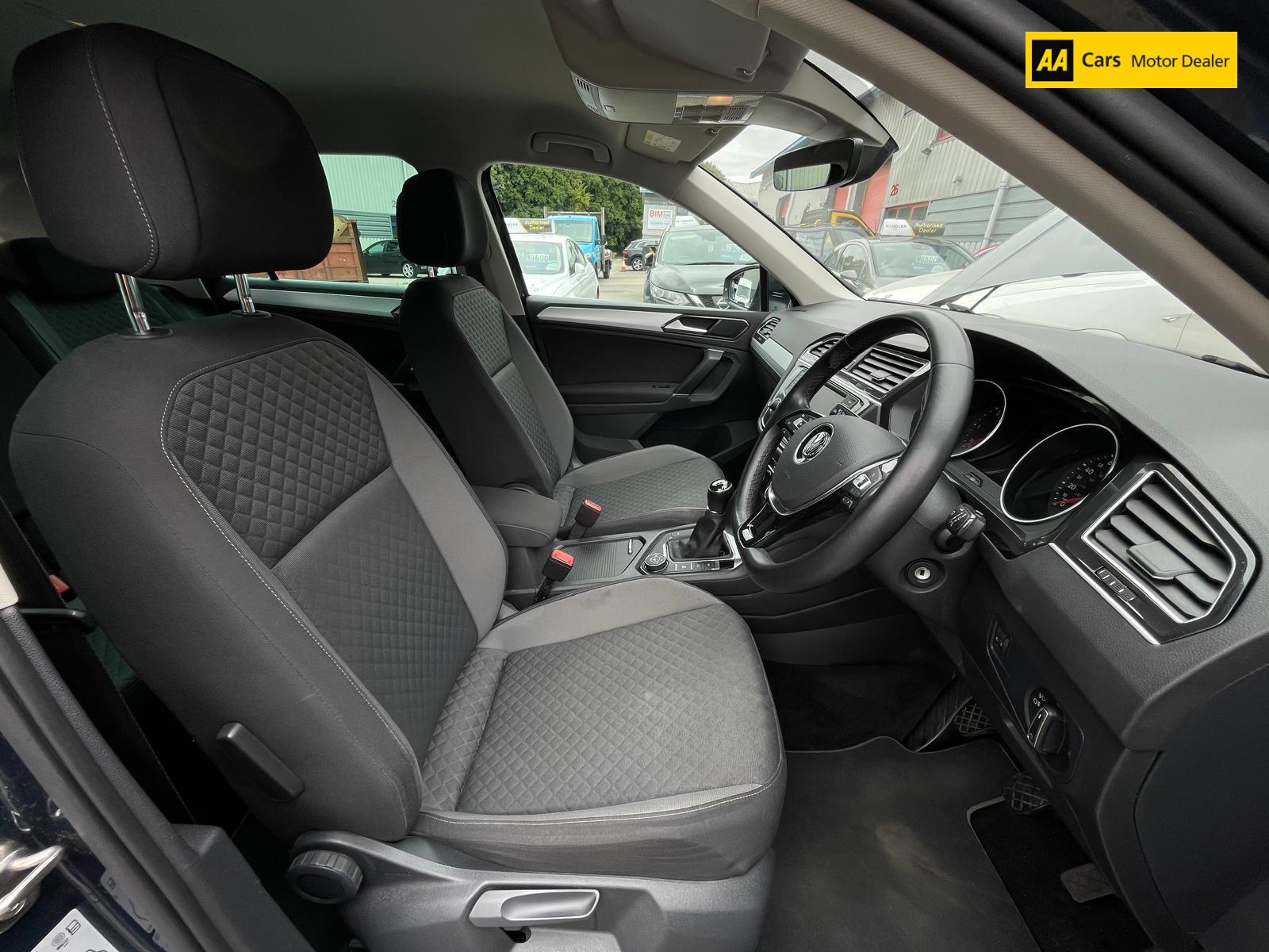 Volkswagen Tiguan 2.0 TDI BlueMotion Tech SE Navigation SUV 5dr Diesel Manual 4Motion Euro 6 (s/s) (150 ps)