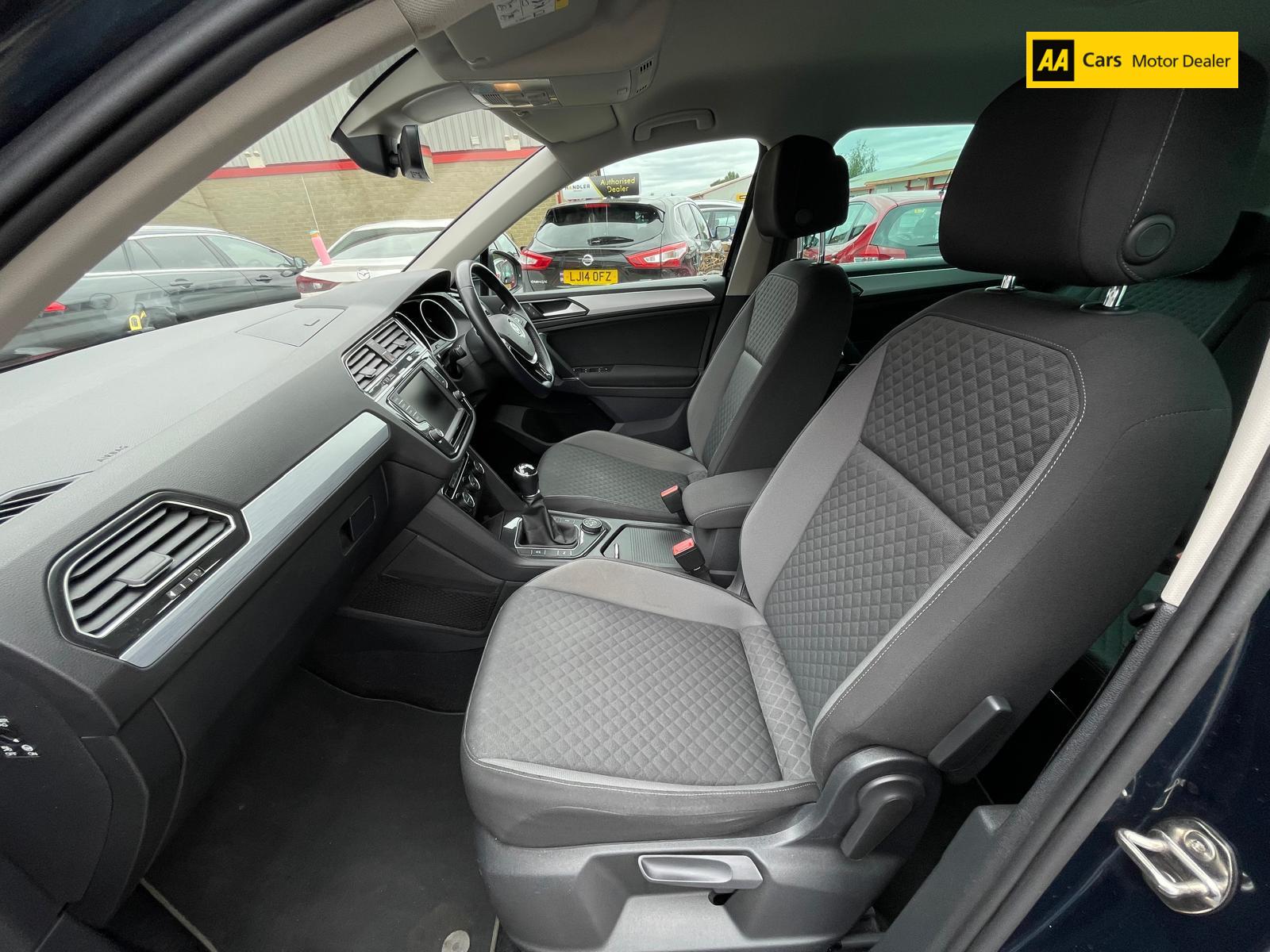 Volkswagen Tiguan 2.0 TDI BlueMotion Tech SE Navigation SUV 5dr Diesel Manual 4Motion Euro 6 (s/s) (150 ps)