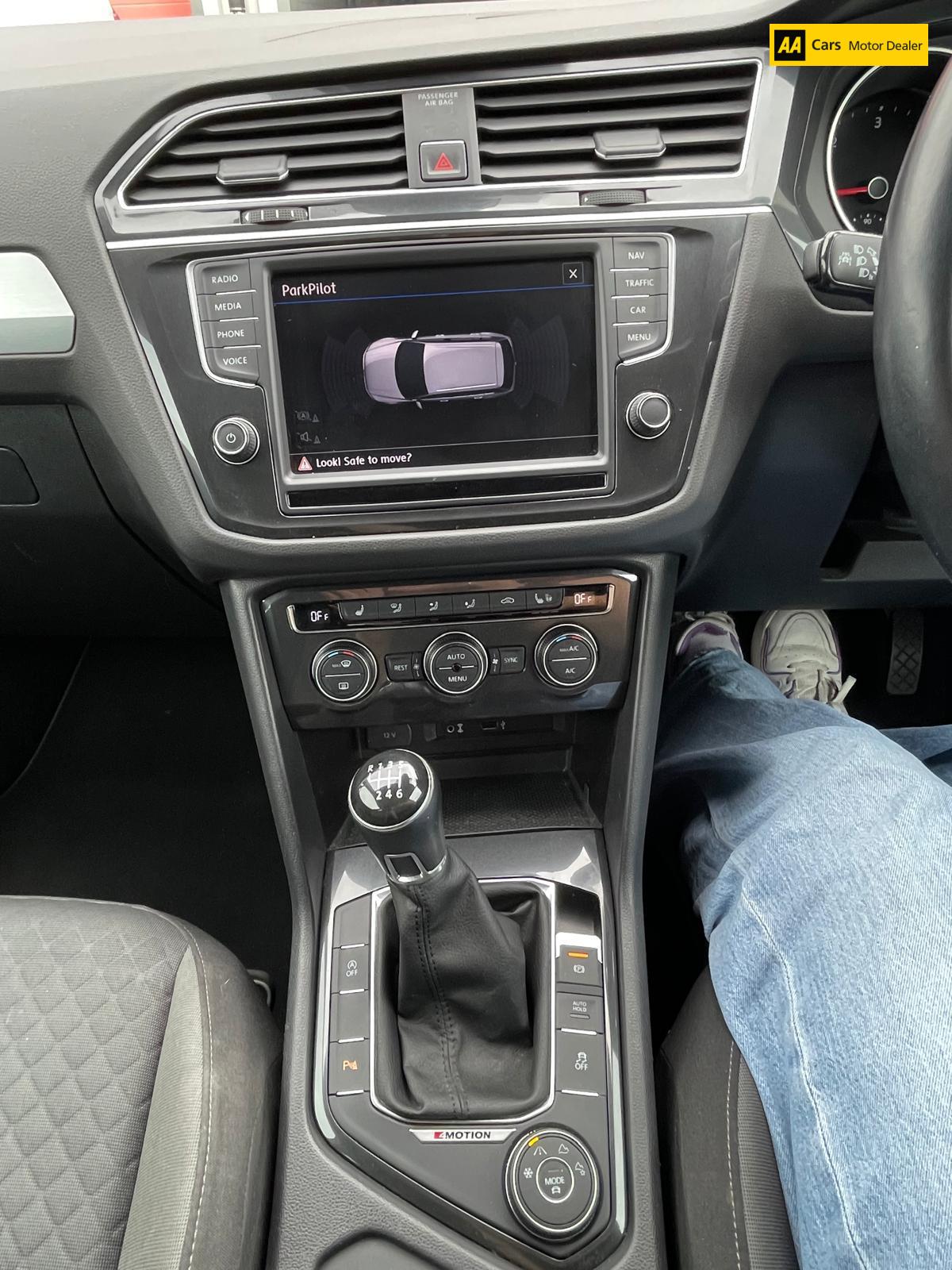 Volkswagen Tiguan 2.0 TDI BlueMotion Tech SE Navigation SUV 5dr Diesel Manual 4Motion Euro 6 (s/s) (150 ps)