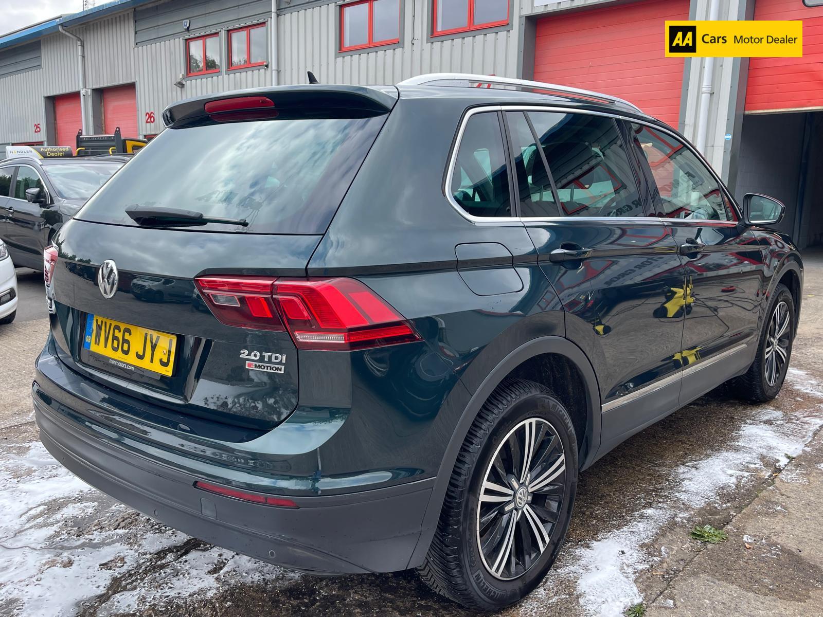 Volkswagen Tiguan 2.0 TDI BlueMotion Tech SE Navigation SUV 5dr Diesel Manual 4Motion Euro 6 (s/s) (150 ps)