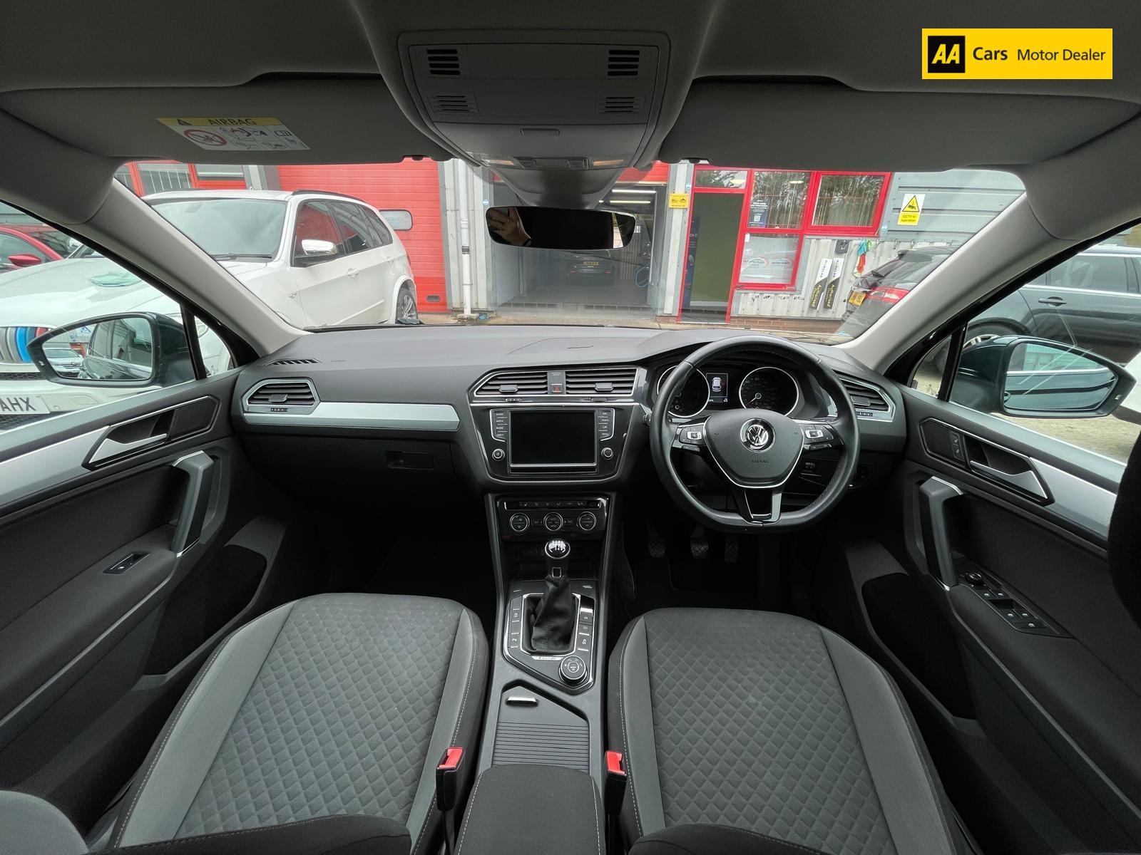 Volkswagen Tiguan 2.0 TDI BlueMotion Tech SE Navigation SUV 5dr Diesel Manual 4Motion Euro 6 (s/s) (150 ps)