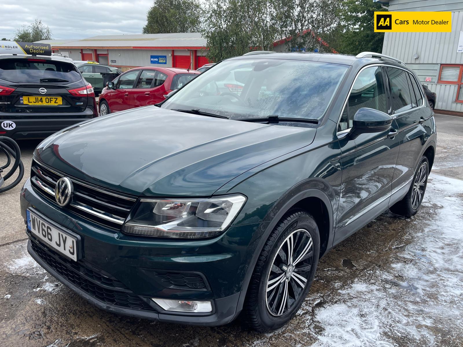 Volkswagen Tiguan 2.0 TDI BlueMotion Tech SE Navigation SUV 5dr Diesel Manual 4Motion Euro 6 (s/s) (150 ps)