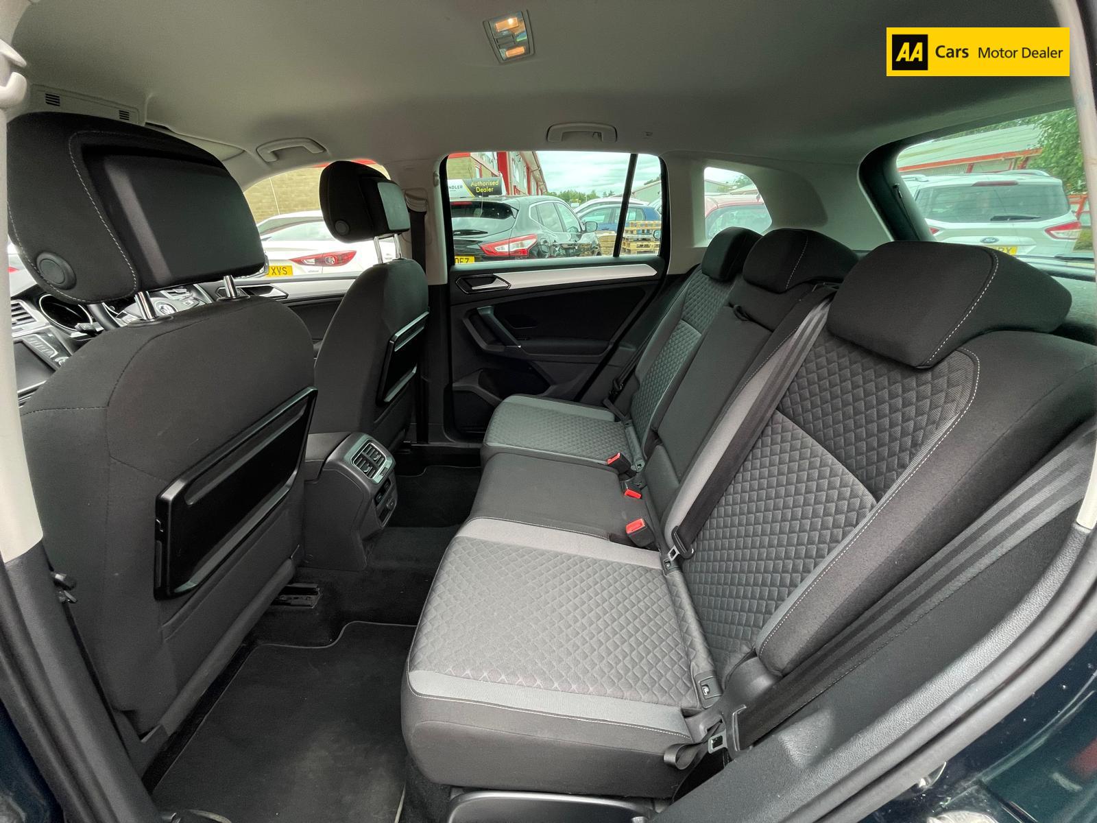 Volkswagen Tiguan 2.0 TDI BlueMotion Tech SE Navigation SUV 5dr Diesel Manual 4Motion Euro 6 (s/s) (150 ps)
