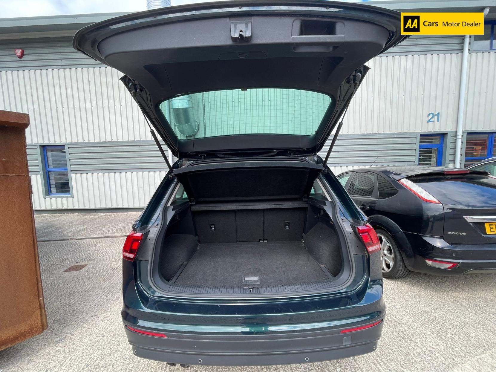 Volkswagen Tiguan 2.0 TDI BlueMotion Tech SE Navigation SUV 5dr Diesel Manual 4Motion Euro 6 (s/s) (150 ps)