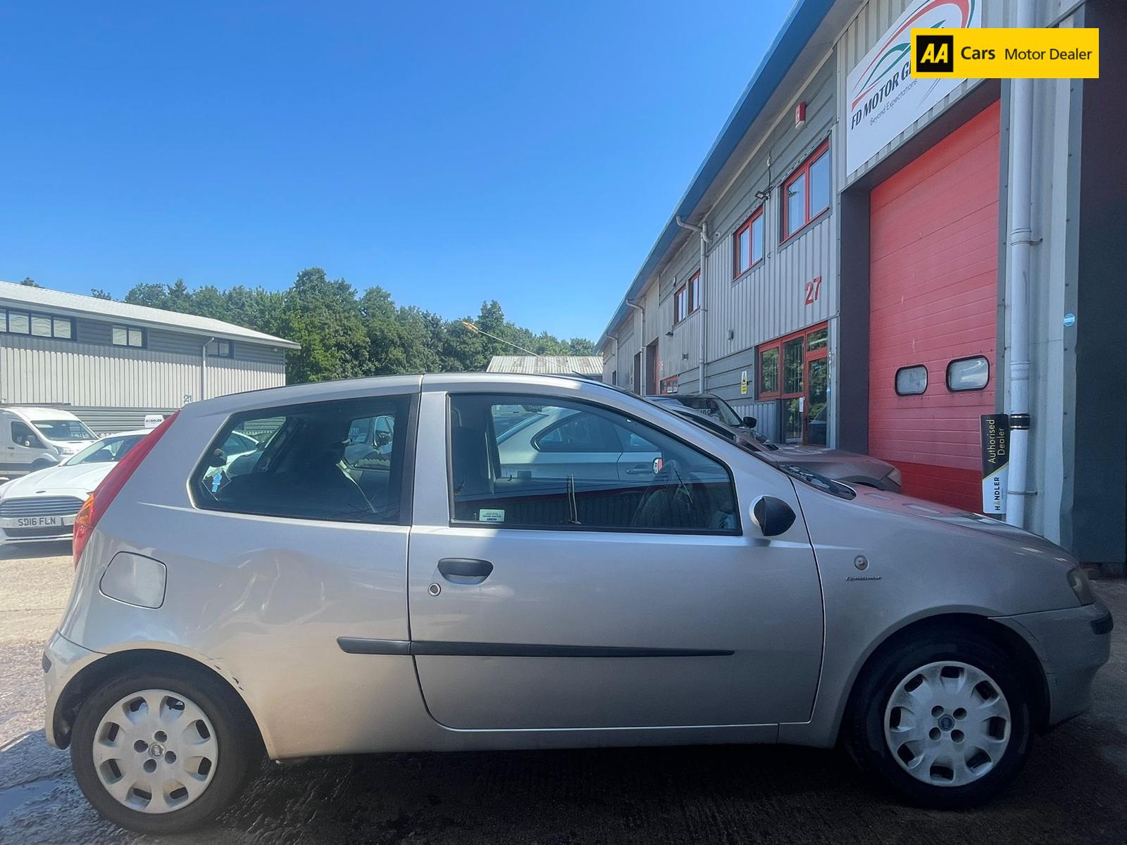 Fiat Punto 1.2 Dynamic Hatchback 3dr Petrol Manual (136 g/km, 59 bhp)