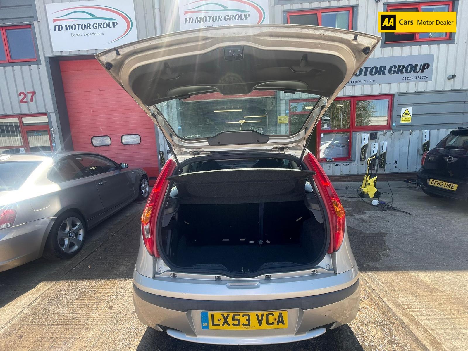 Fiat Punto 1.2 Dynamic Hatchback 3dr Petrol Manual (136 g/km, 59 bhp)