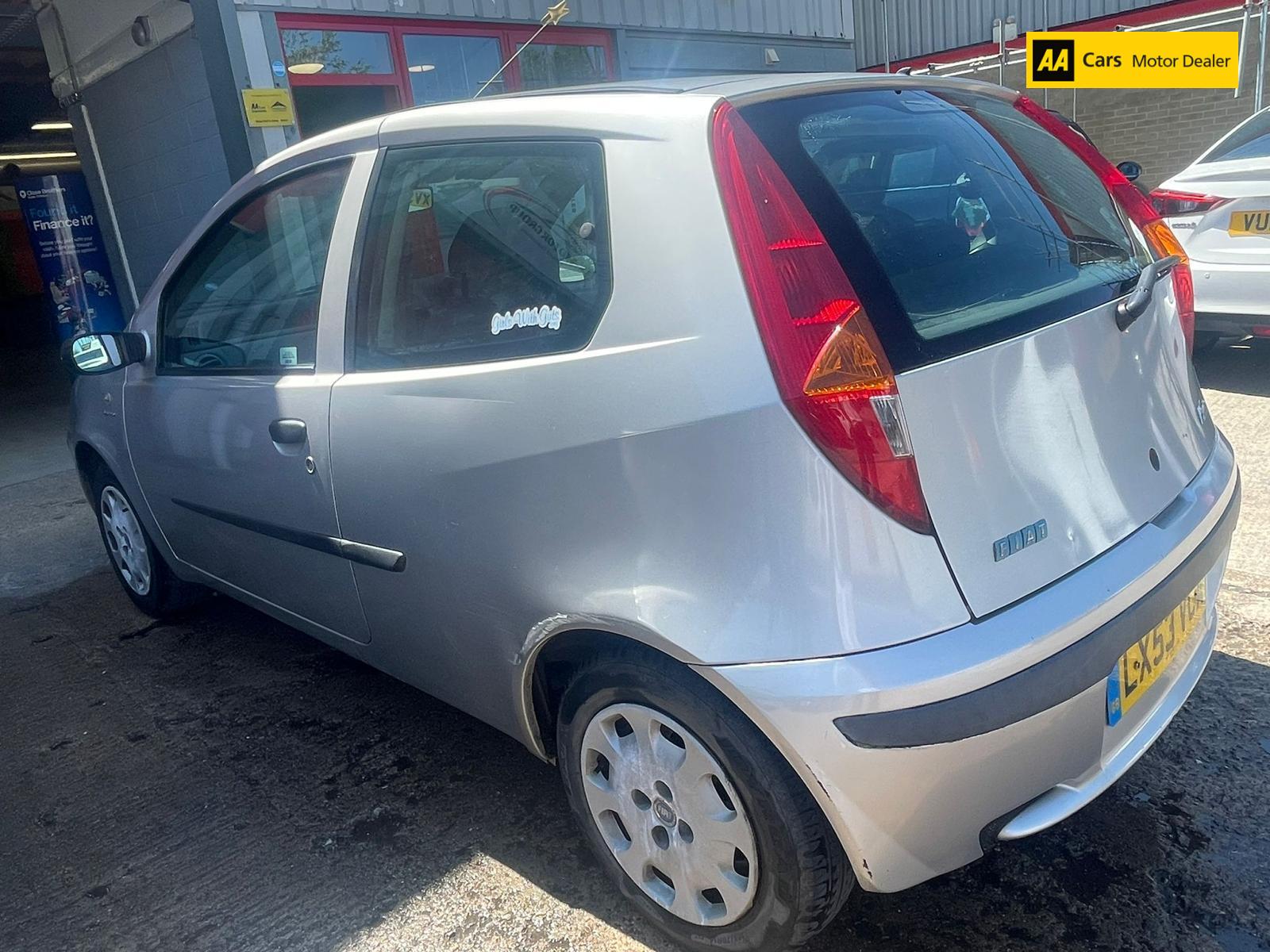 Fiat Punto 1.2 Dynamic Hatchback 3dr Petrol Manual (136 g/km, 59 bhp)