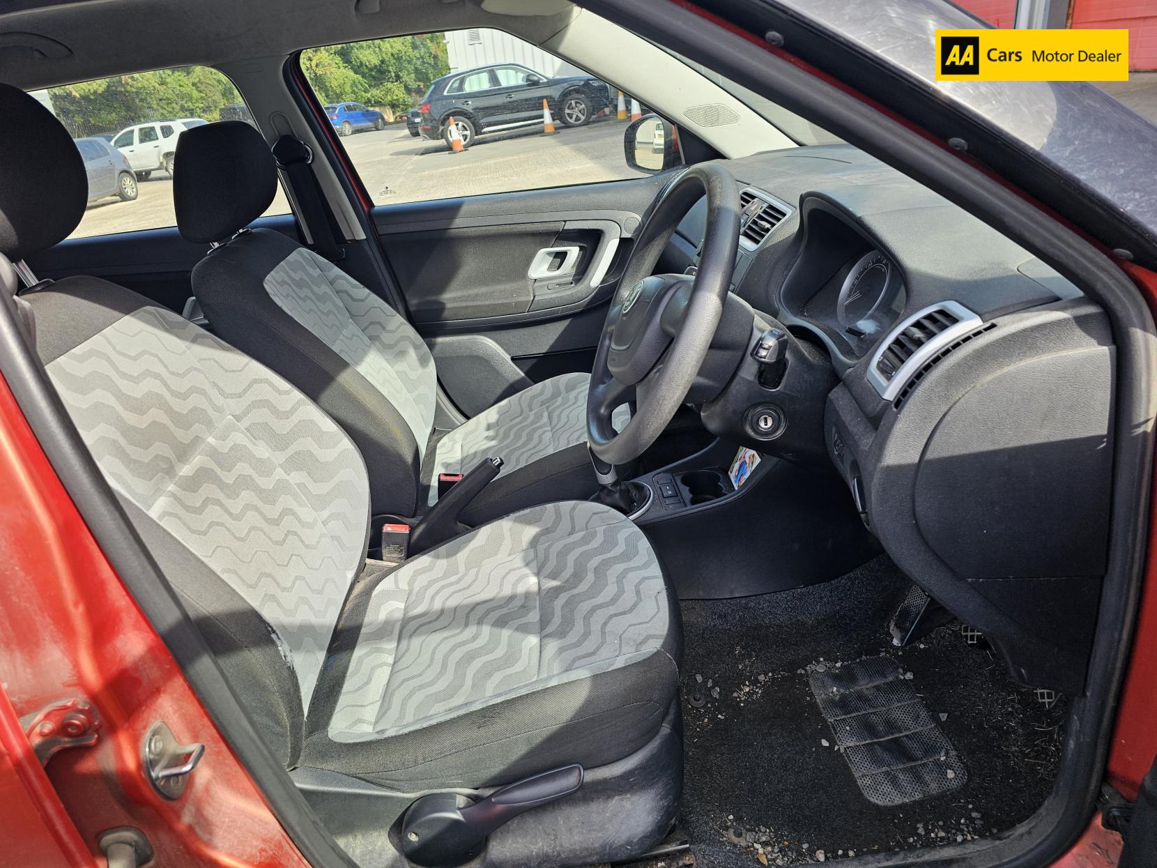 Skoda Fabia 1.4 TDI Pure Drive 2 Estate 5dr Diesel Manual (120 g/km, 80 bhp)
