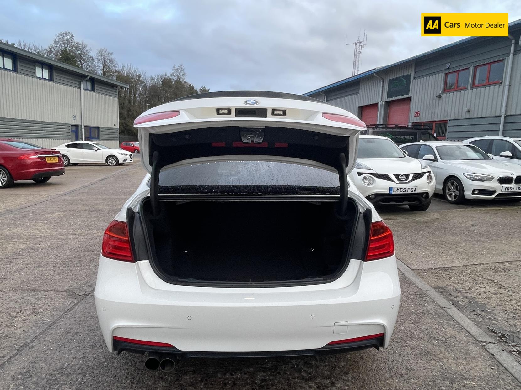 BMW 3 Series 2.0 320d BluePerformance M Sport Saloon 4dr Diesel Auto Euro 6 (s/s) (184 ps)