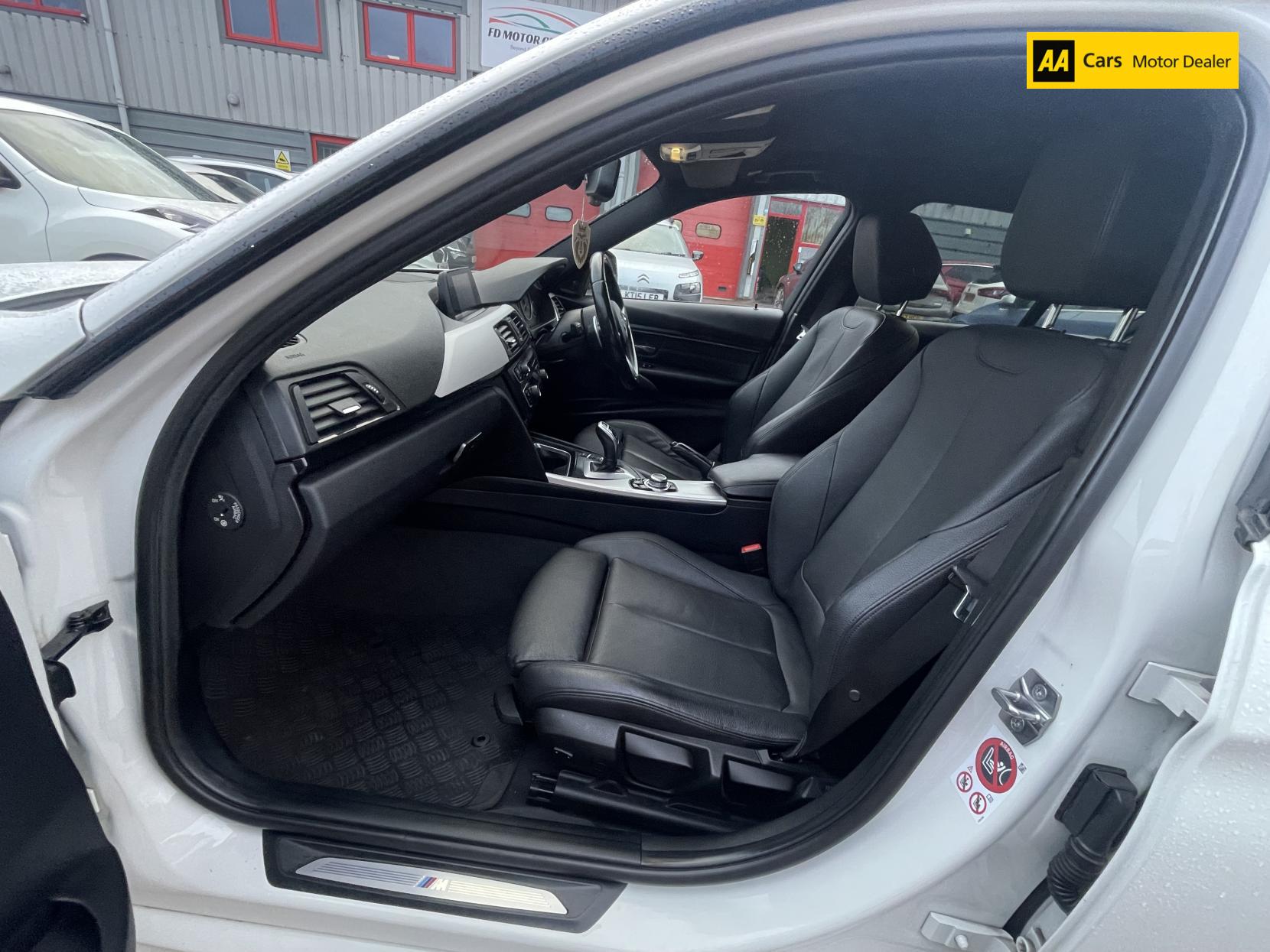 BMW 3 Series 2.0 320d BluePerformance M Sport Saloon 4dr Diesel Auto Euro 6 (s/s) (184 ps)