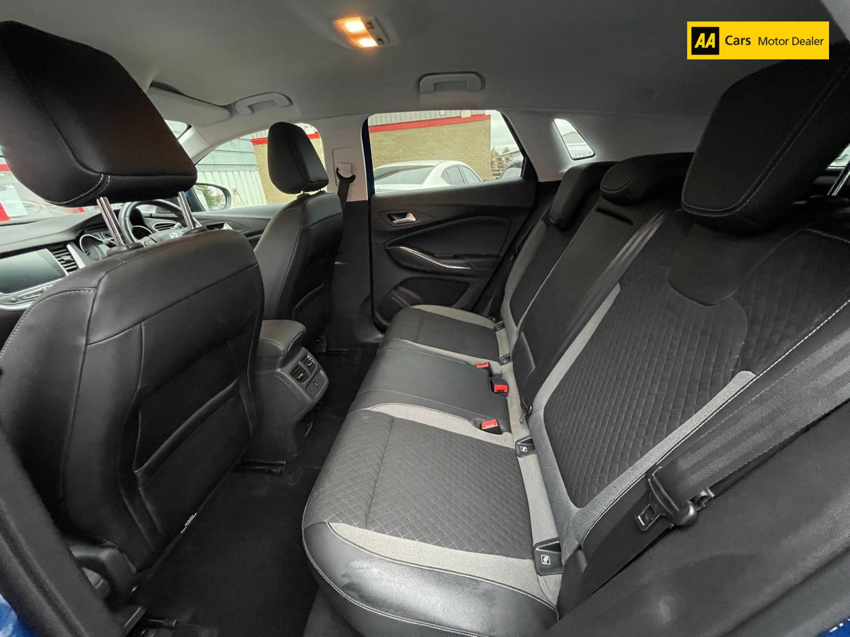 Vauxhall Grandland X 1.2 Turbo Sport Nav SUV 5dr Petrol Manual Euro 6 (s/s) (130 ps)