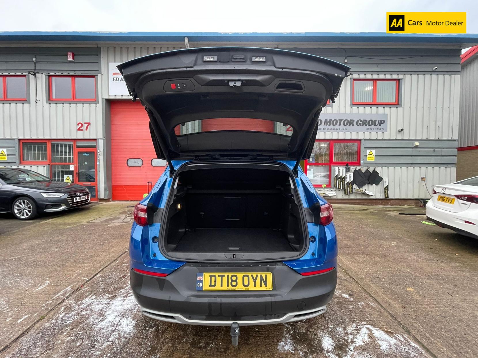 Vauxhall Grandland X 1.2 Turbo Sport Nav SUV 5dr Petrol Manual Euro 6 (s/s) (130 ps)