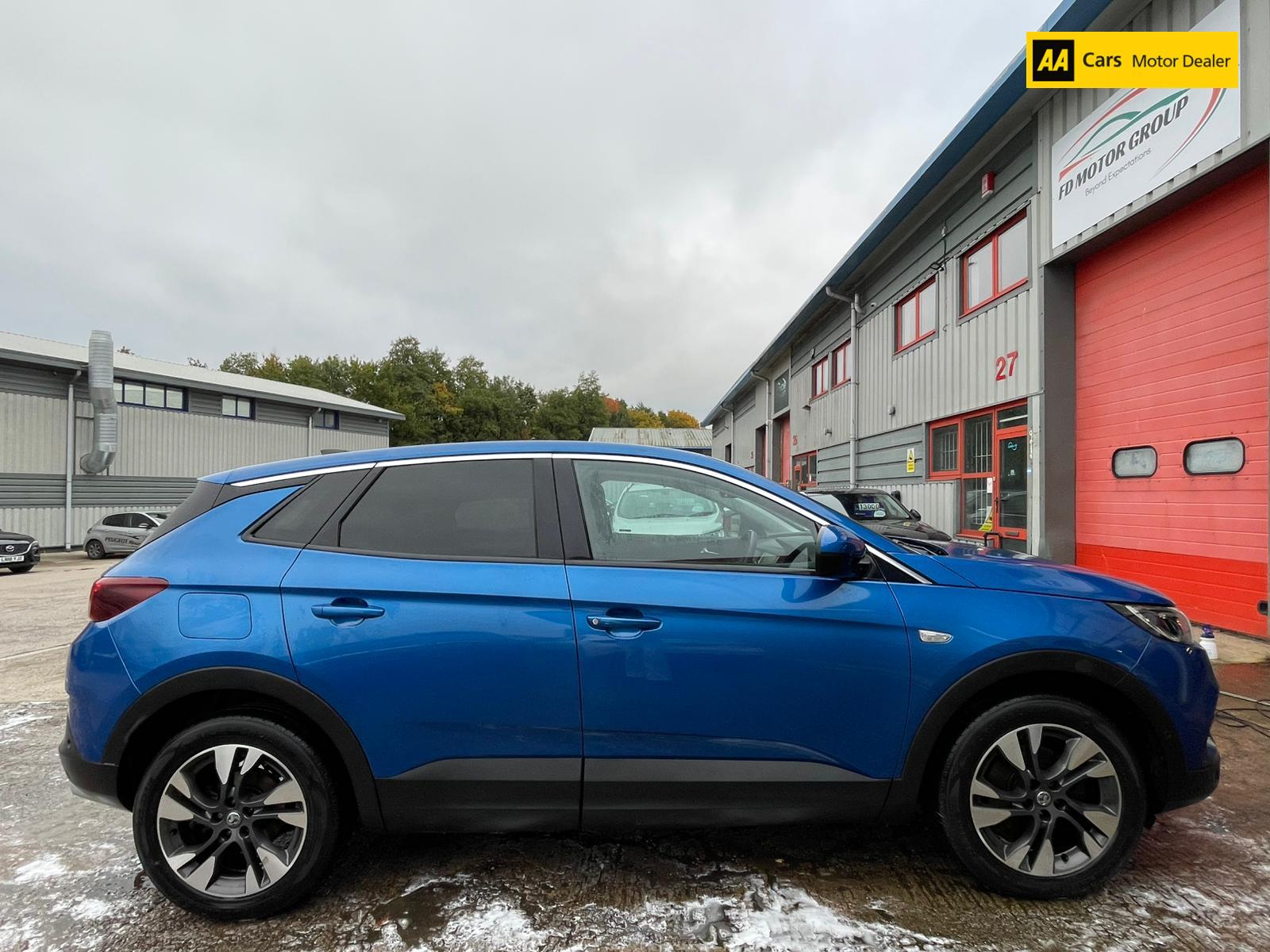 Vauxhall Grandland X 1.2 Turbo Sport Nav SUV 5dr Petrol Manual Euro 6 (s/s) (130 ps)