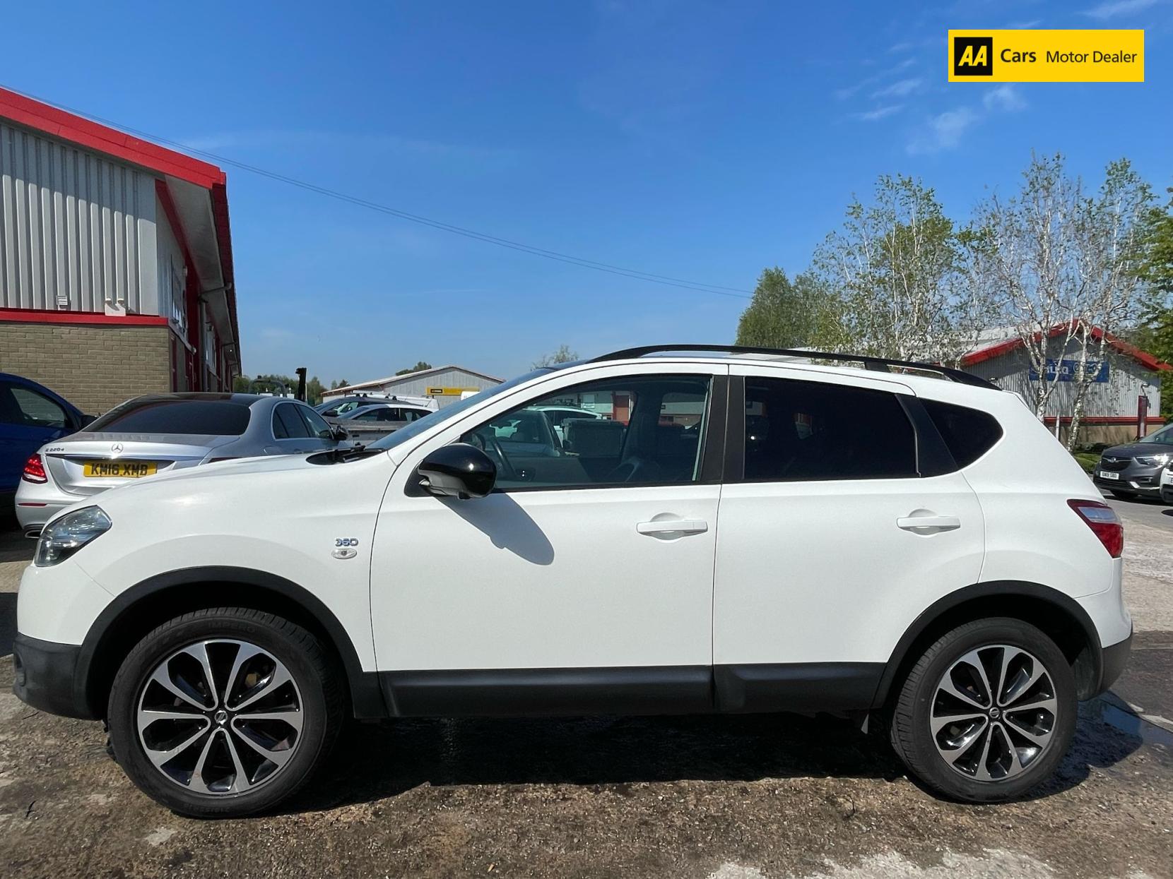 Nissan Qashqai 1.6 360 SUV 5dr Petrol Manual 2WD Euro 5 (117 ps)