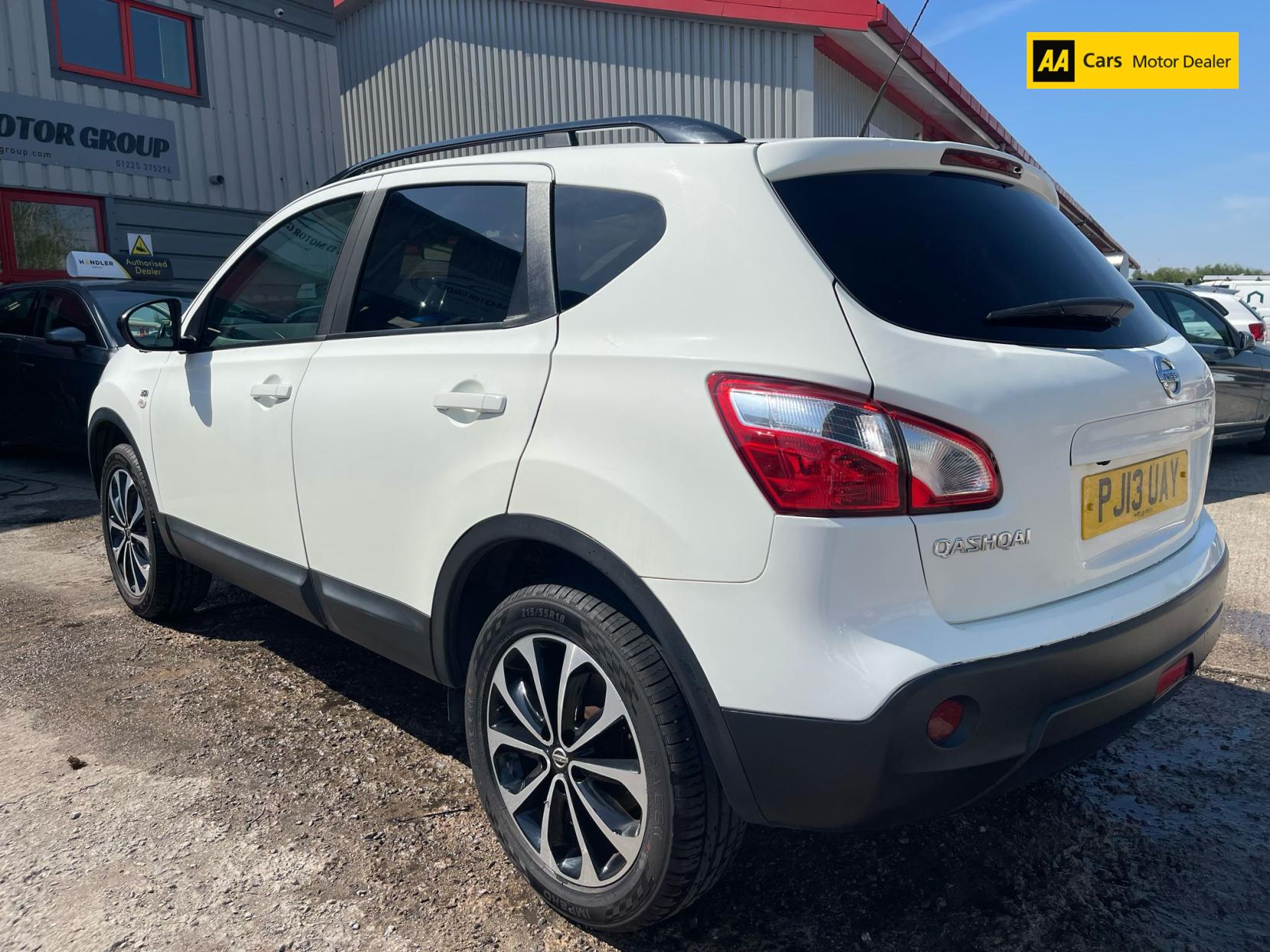 Nissan Qashqai 1.6 360 SUV 5dr Petrol Manual 2WD Euro 5 (117 ps)