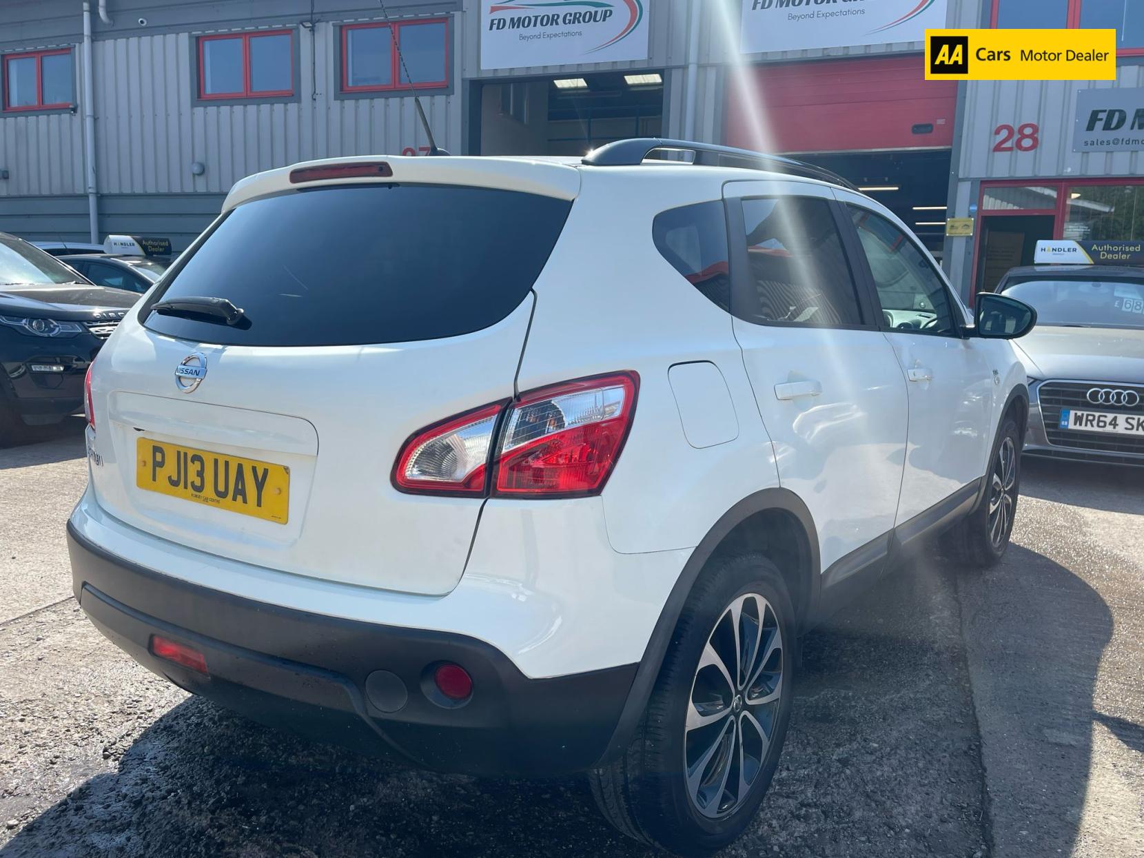 Nissan Qashqai 1.6 360 SUV 5dr Petrol Manual 2WD Euro 5 (117 ps)