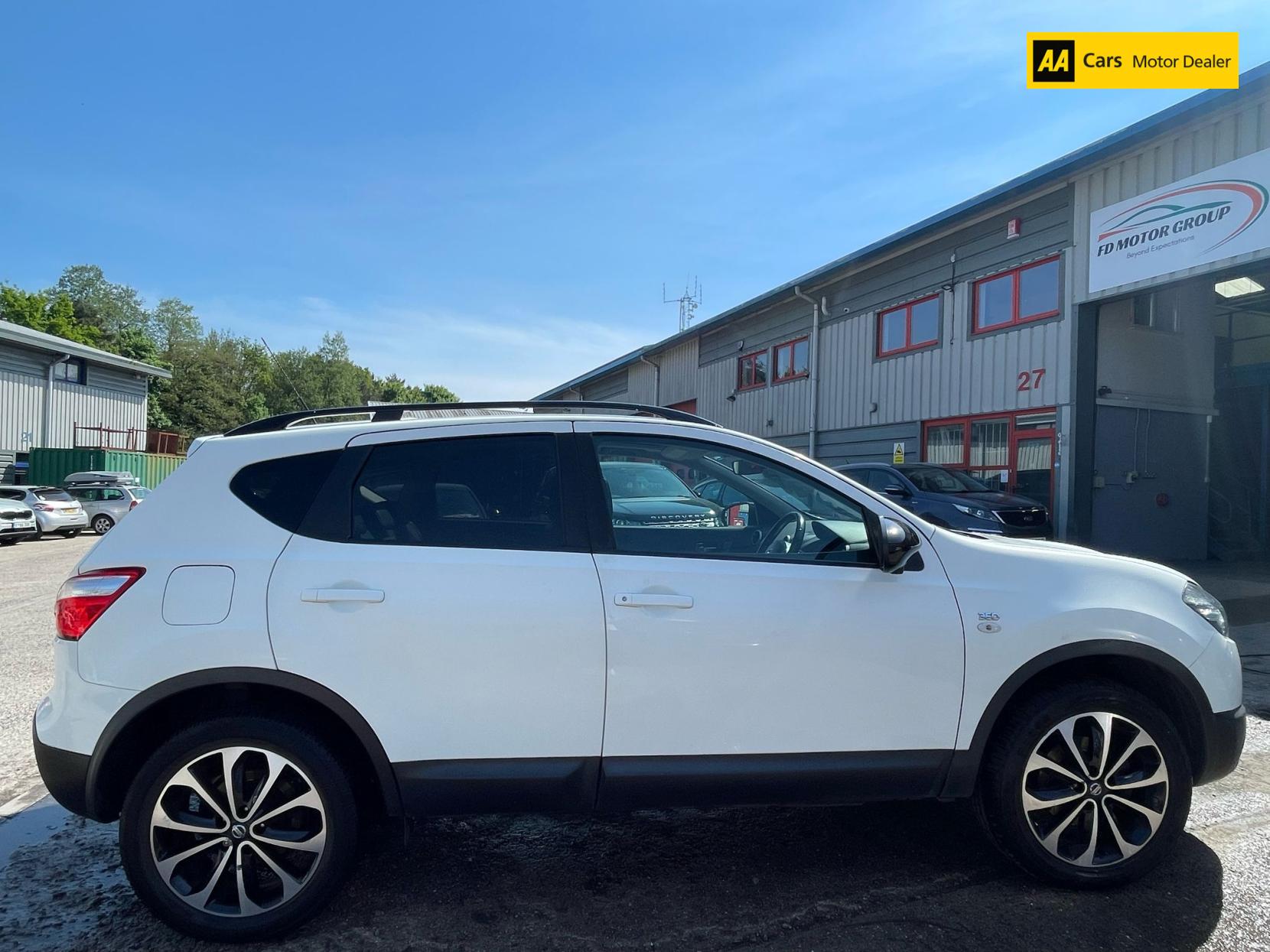 Nissan Qashqai 1.6 360 SUV 5dr Petrol Manual 2WD Euro 5 (117 ps)