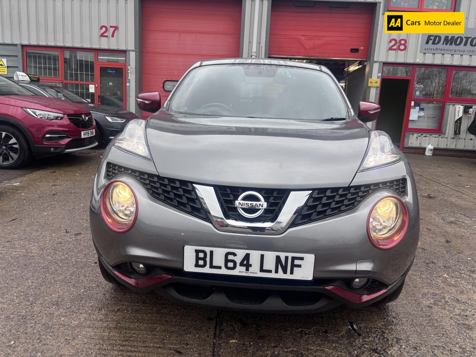 Nissan Juke 1.6 Acenta Premium SUV 5dr Petrol XTRON Euro 5 (117 ps)