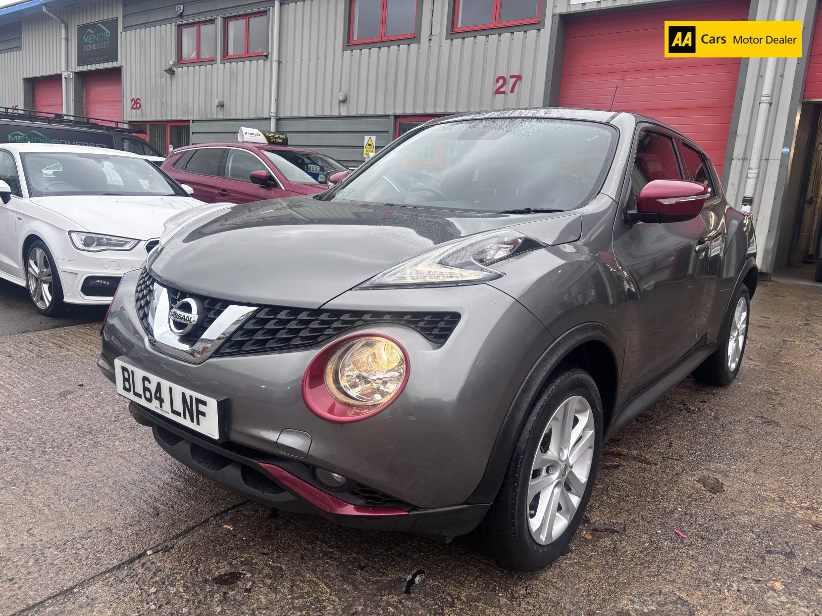 Nissan Juke 1.6 Acenta Premium SUV 5dr Petrol XTRON Euro 5 (117 ps)