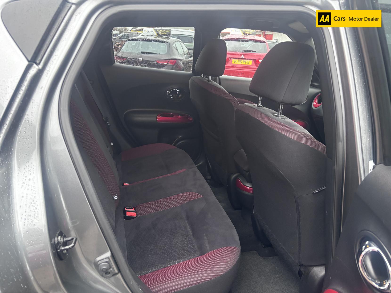 Nissan Juke 1.6 Acenta Premium SUV 5dr Petrol XTRON Euro 5 (117 ps)