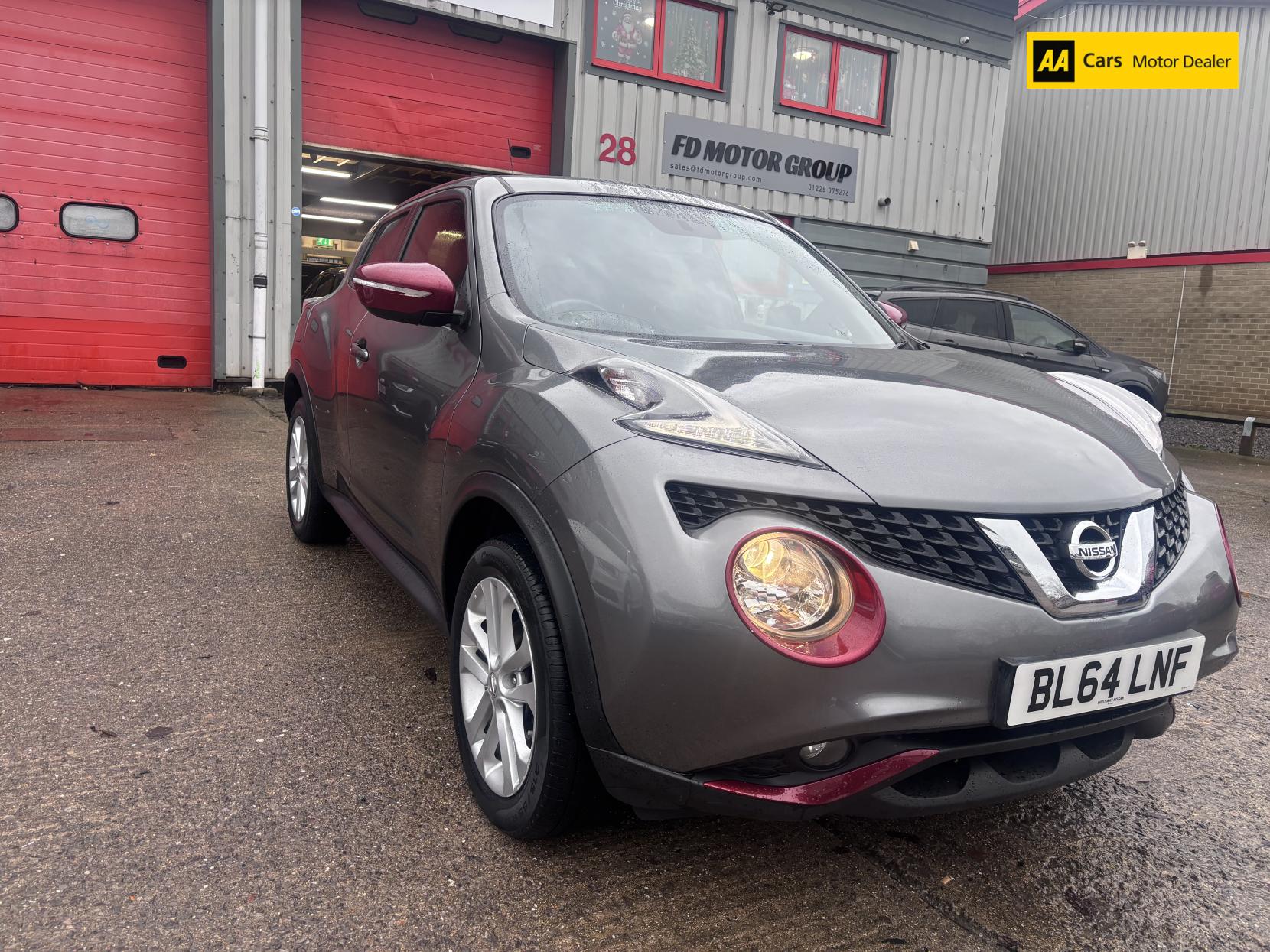 Nissan Juke 1.6 Acenta Premium SUV 5dr Petrol XTRON Euro 5 (117 ps)