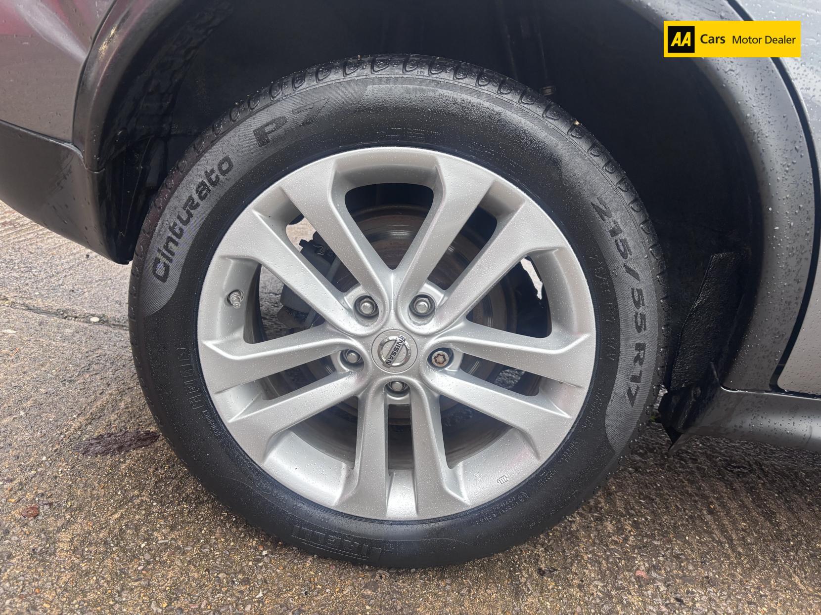 Nissan Juke 1.6 Acenta Premium SUV 5dr Petrol XTRON Euro 5 (117 ps)