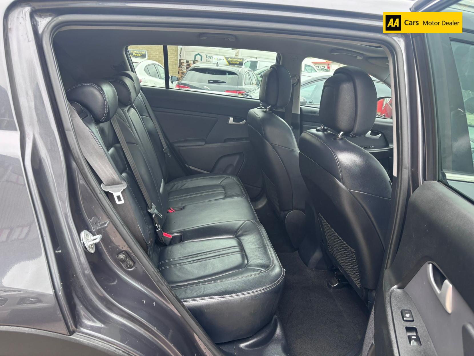 Kia Sportage 1.7 CRDi EcoDynamics 3 SUV 5dr Diesel Manual 2WD Euro 5 (s/s) (114 bhp)