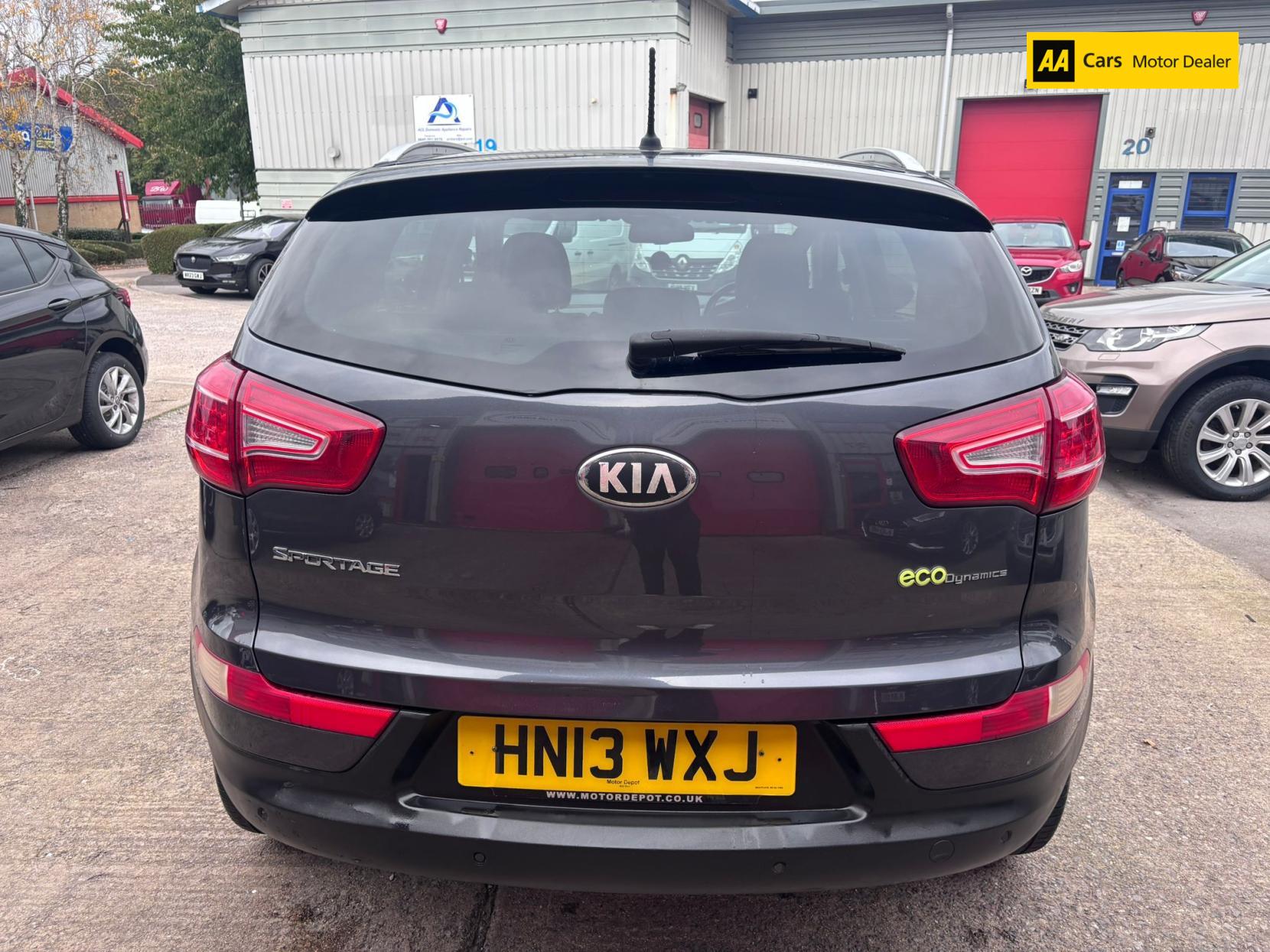 Kia Sportage 1.7 CRDi EcoDynamics 3 SUV 5dr Diesel Manual 2WD Euro 5 (s/s) (114 bhp)