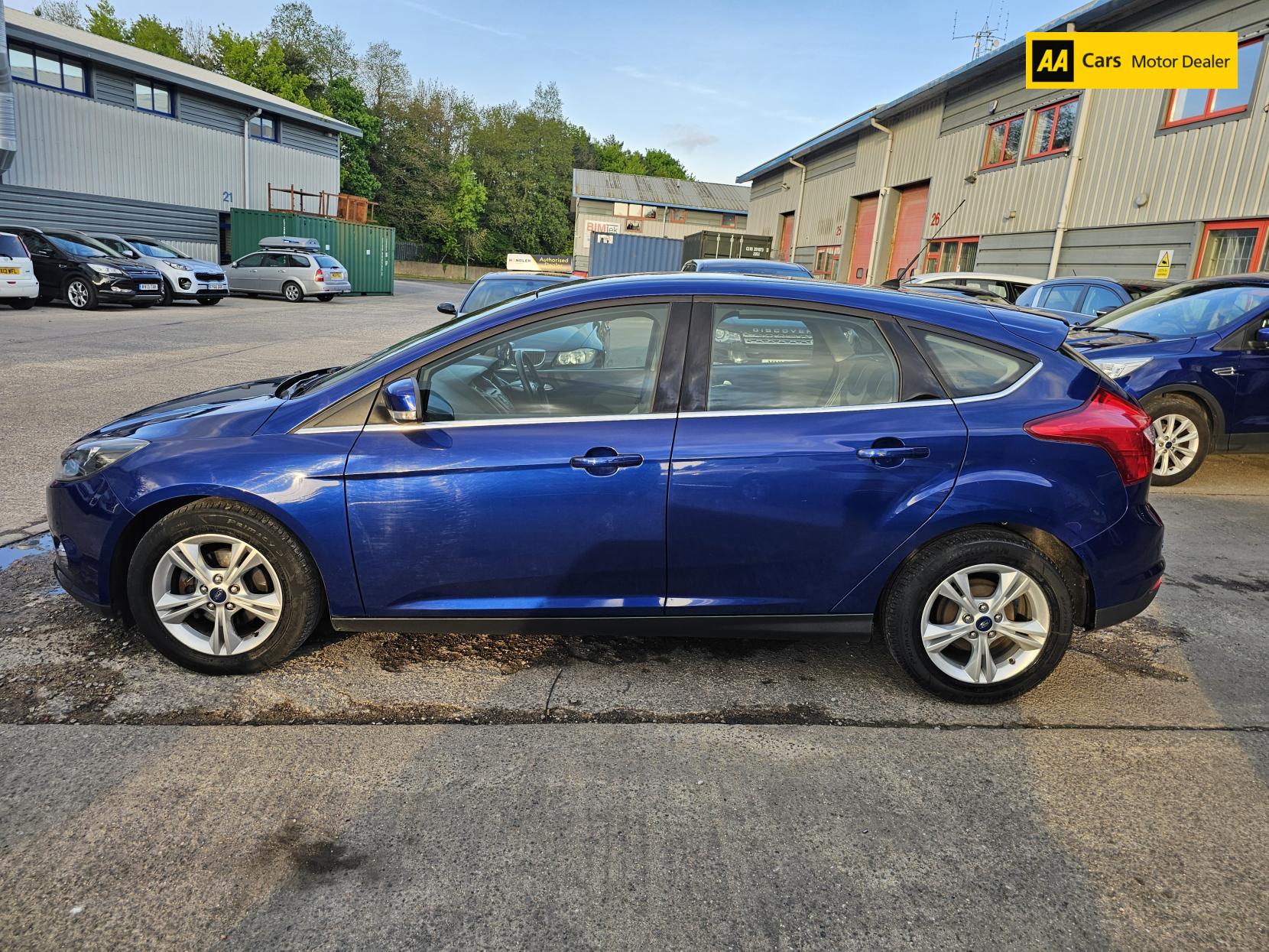 Ford Focus 1.6 TDCi Zetec Hatchback 5dr Diesel Manual Euro 5 (s/s) (115 ps)