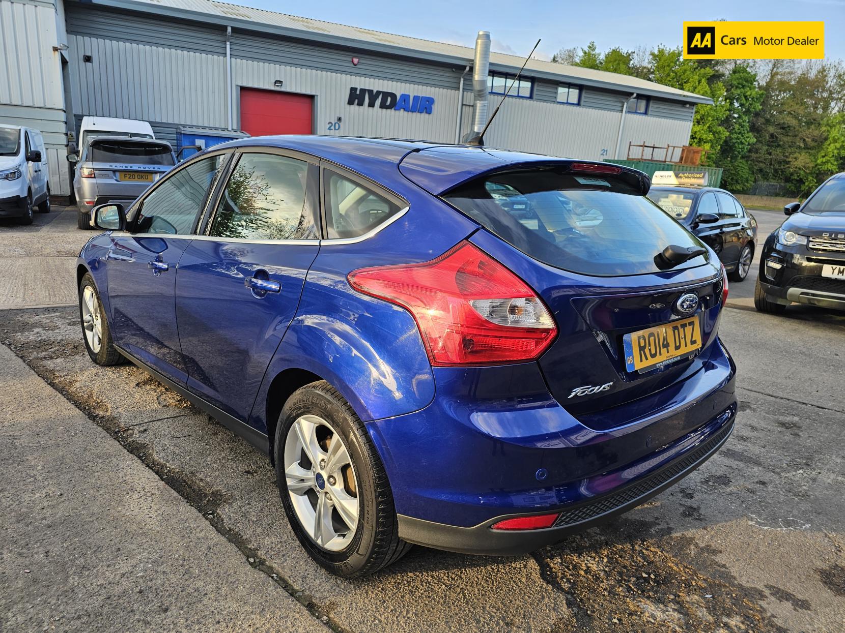 Ford Focus 1.6 TDCi Zetec Hatchback 5dr Diesel Manual Euro 5 (s/s) (115 ps)