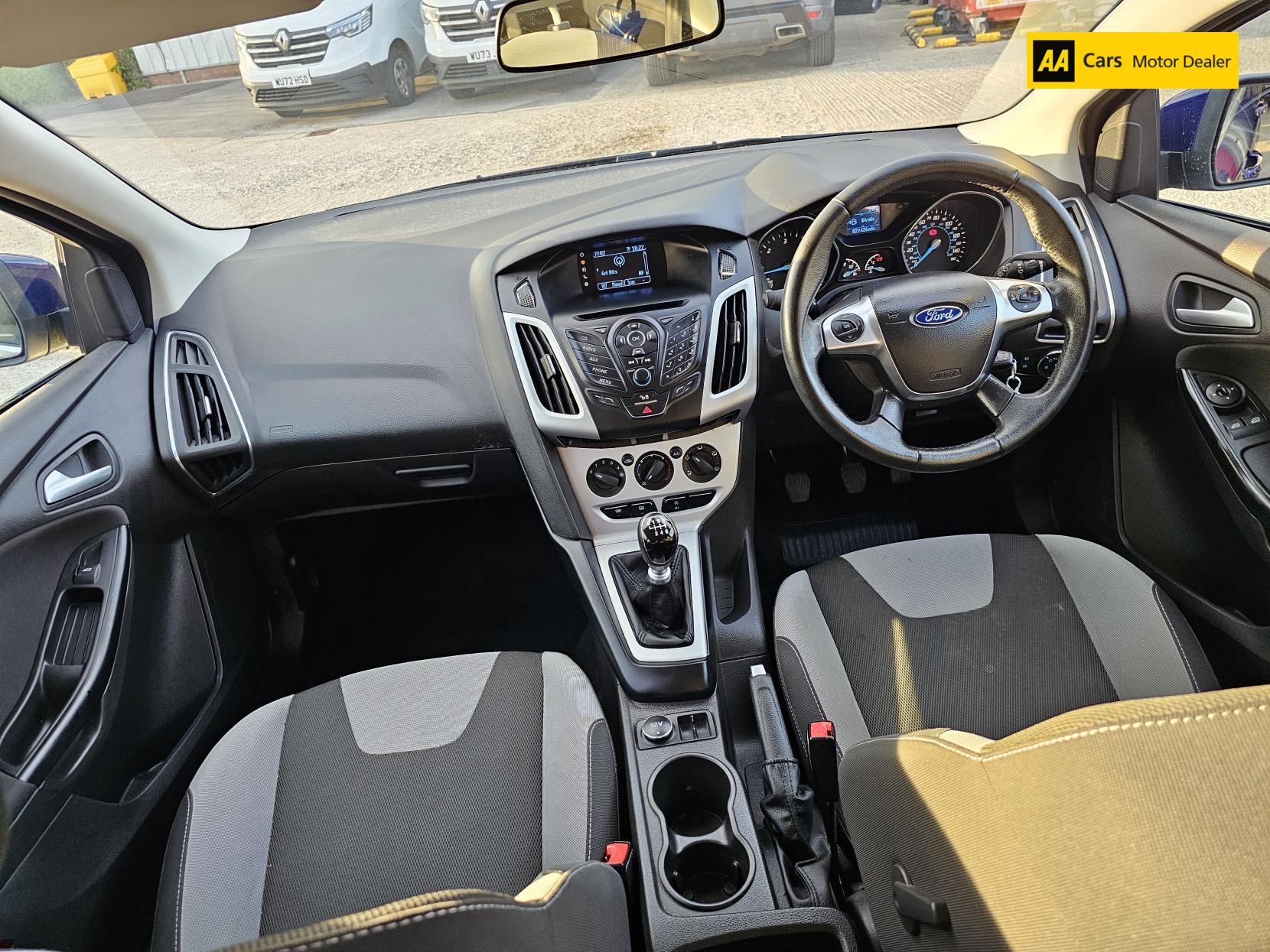 Ford Focus 1.6 TDCi Zetec Hatchback 5dr Diesel Manual Euro 5 (s/s) (115 ps)