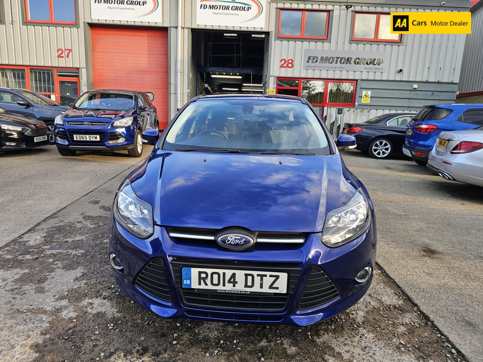 Ford Focus 1.6 TDCi Zetec Hatchback 5dr Diesel Manual Euro 5 (s/s) (115 ps)