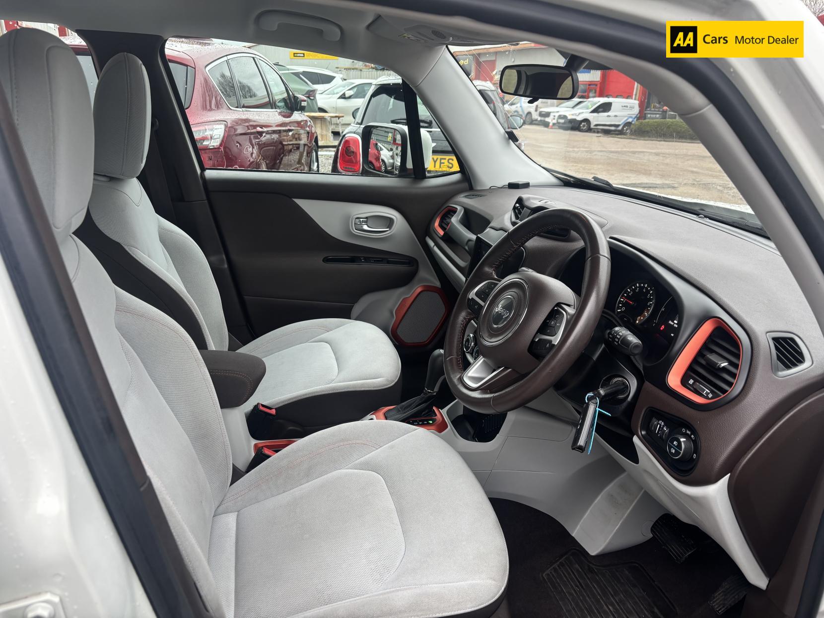 Jeep Renegade 1.4T MultiAirII Longitude SUV 5dr Petrol DDCT Euro 6 (s/s) (140 ps)