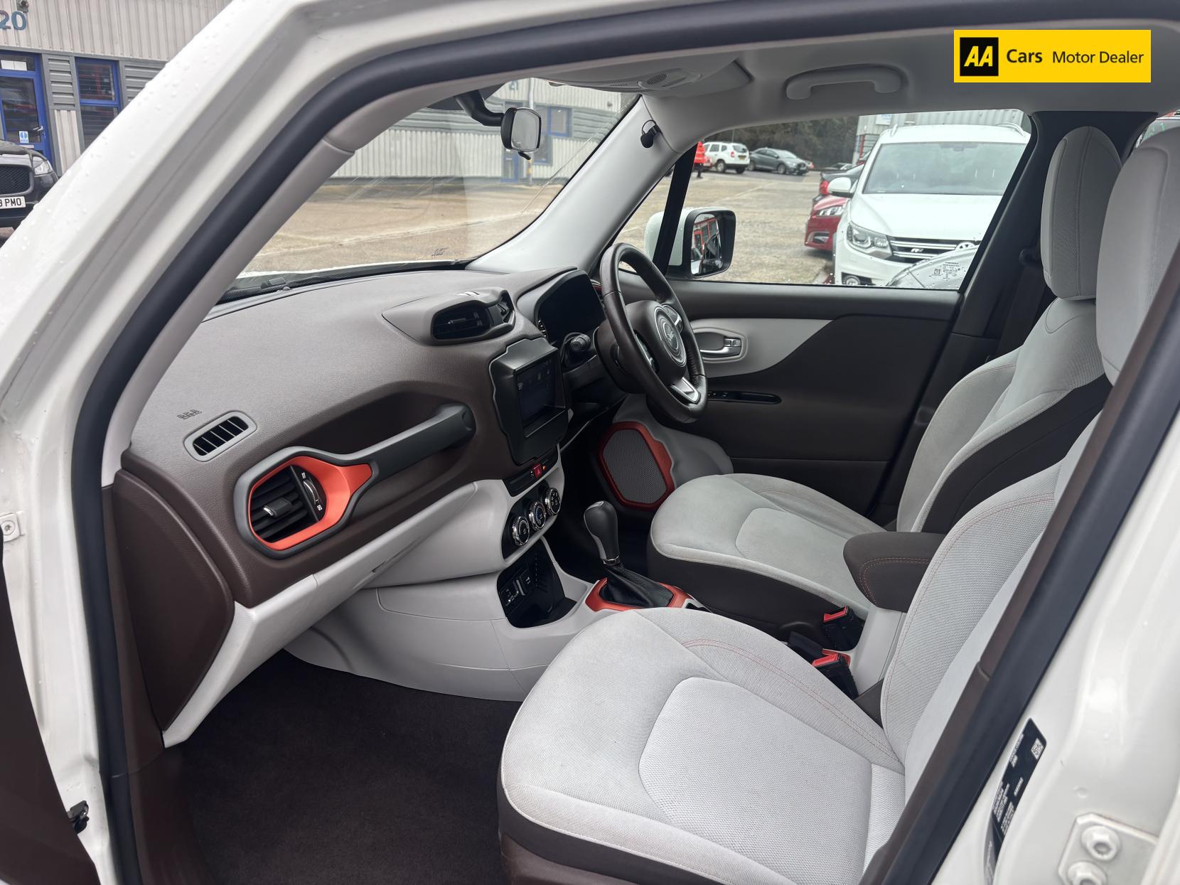 Jeep Renegade 1.4T MultiAirII Longitude SUV 5dr Petrol DDCT Euro 6 (s/s) (140 ps)