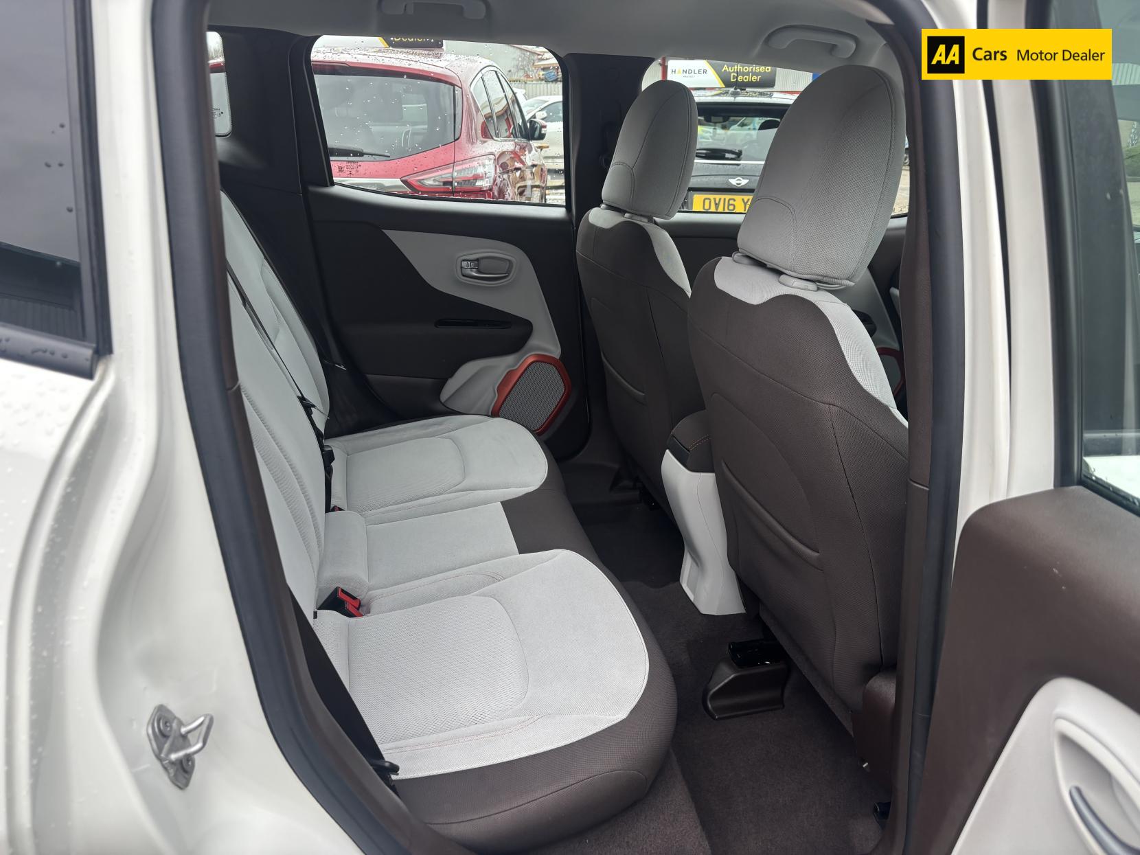 Jeep Renegade 1.4T MultiAirII Longitude SUV 5dr Petrol DDCT Euro 6 (s/s) (140 ps)