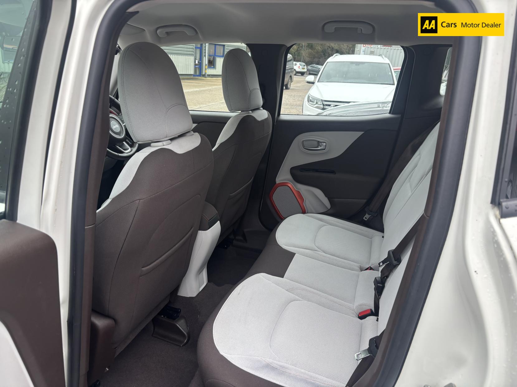 Jeep Renegade 1.4T MultiAirII Longitude SUV 5dr Petrol DDCT Euro 6 (s/s) (140 ps)