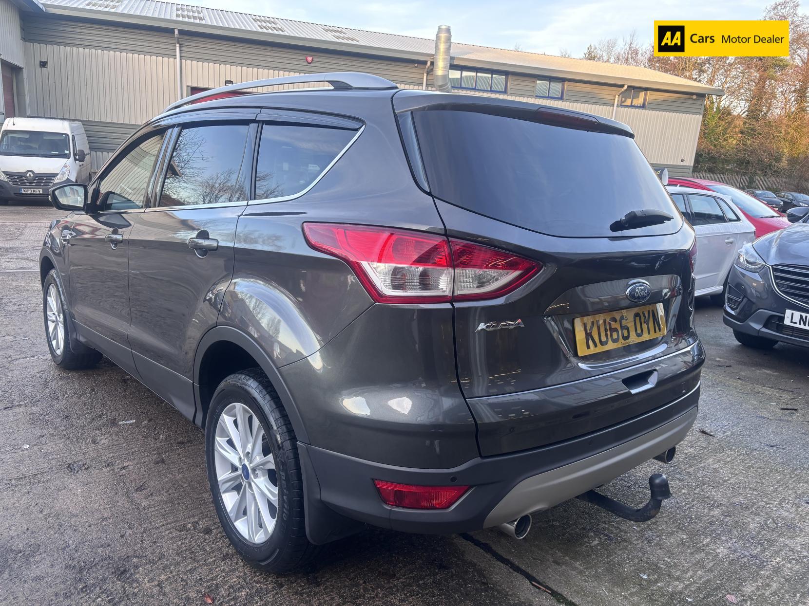 Ford Kuga 2.0 TDCi Titanium SUV 5dr Diesel Manual 2WD Euro 6 (s/s) (150 ps)